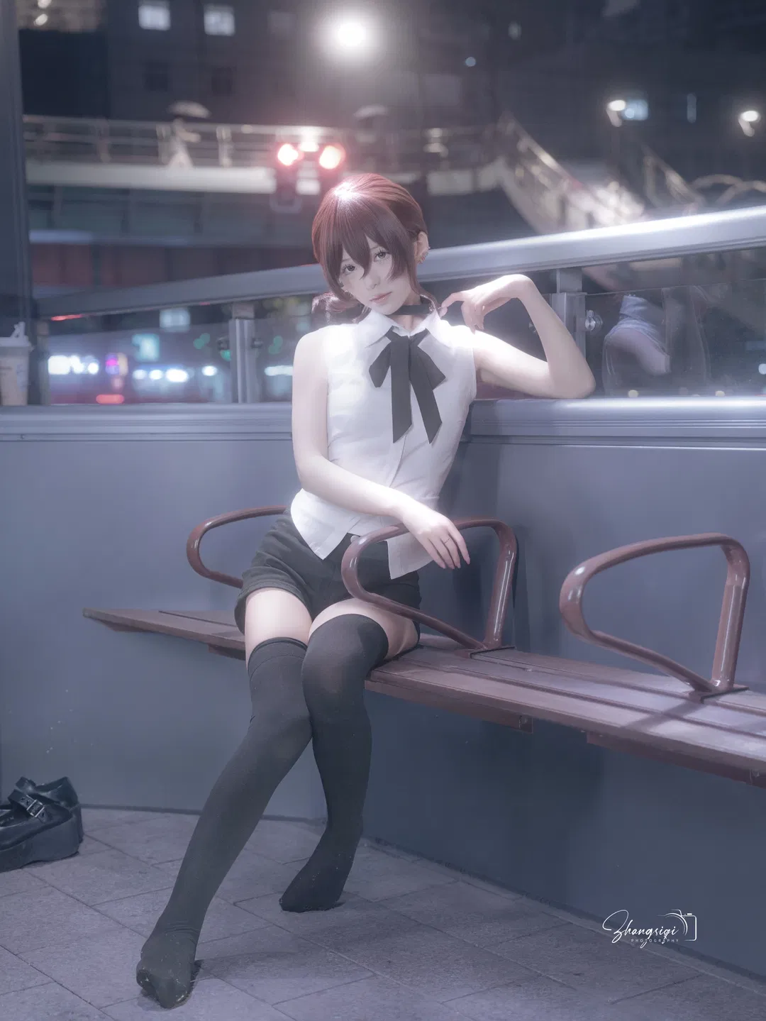 车站夜景下的白衬衫短发少女 赶车途中的夜拍记录 - 第 9 张