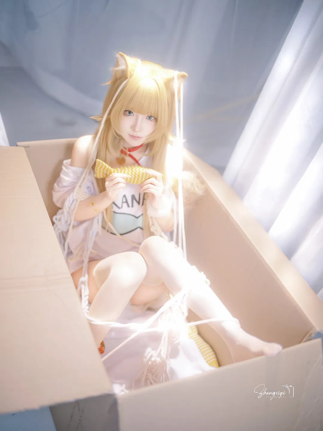 金发猫耳少女的纸箱阳光写真 - 第 9 张