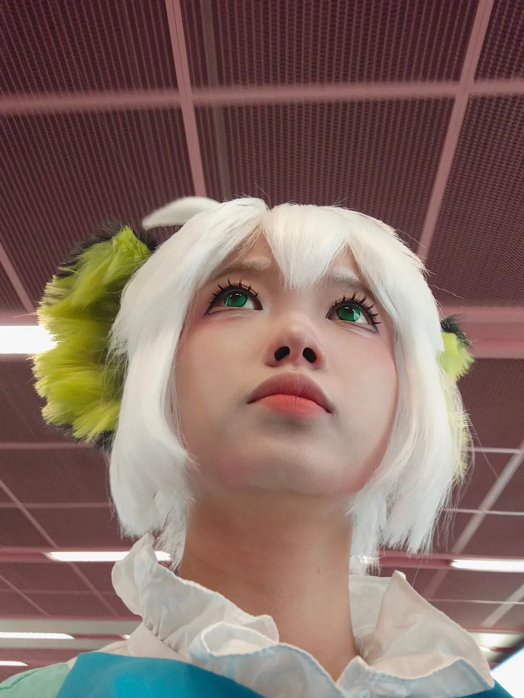 【罗小黑cos】白发绿瞳搭配黄绿兽耳，解锁全新造型 - 第 1 张