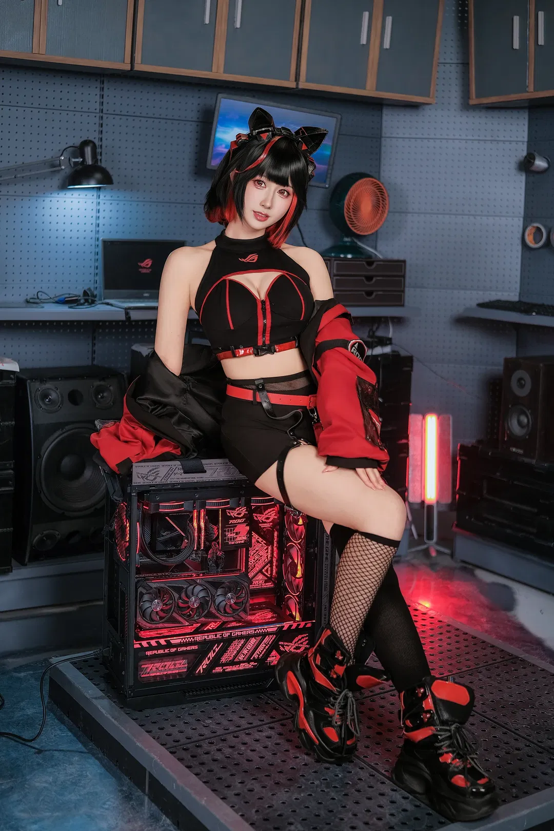 【RO姬cos】华硕ROG电竞房里的红黑机能风 - 第 4 张