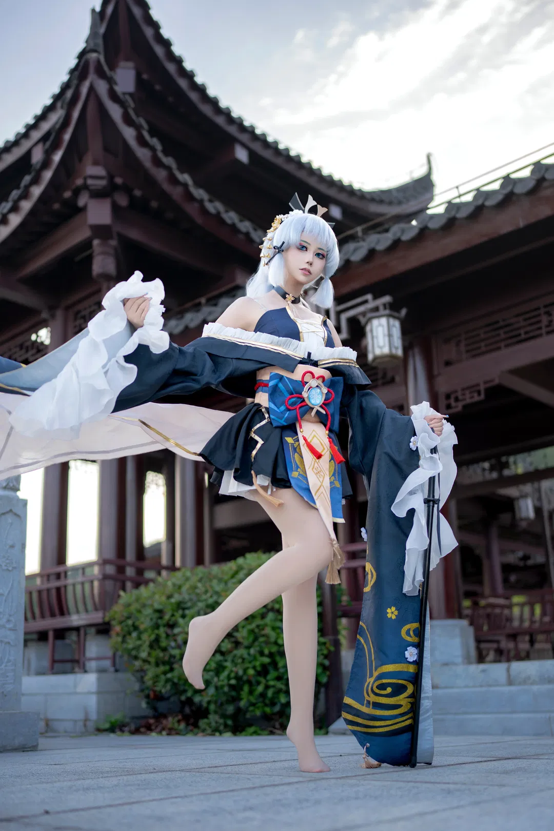 【神里绫华cos】原神黑道千金，庭院中的清冷与优雅 - 第 7 张