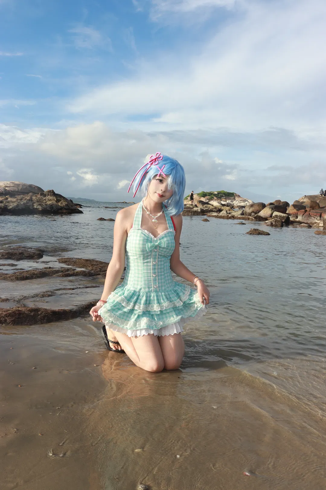 【蕾姆cos】从零开始的异世界 海边的夏日格子裙 - 第 3 张