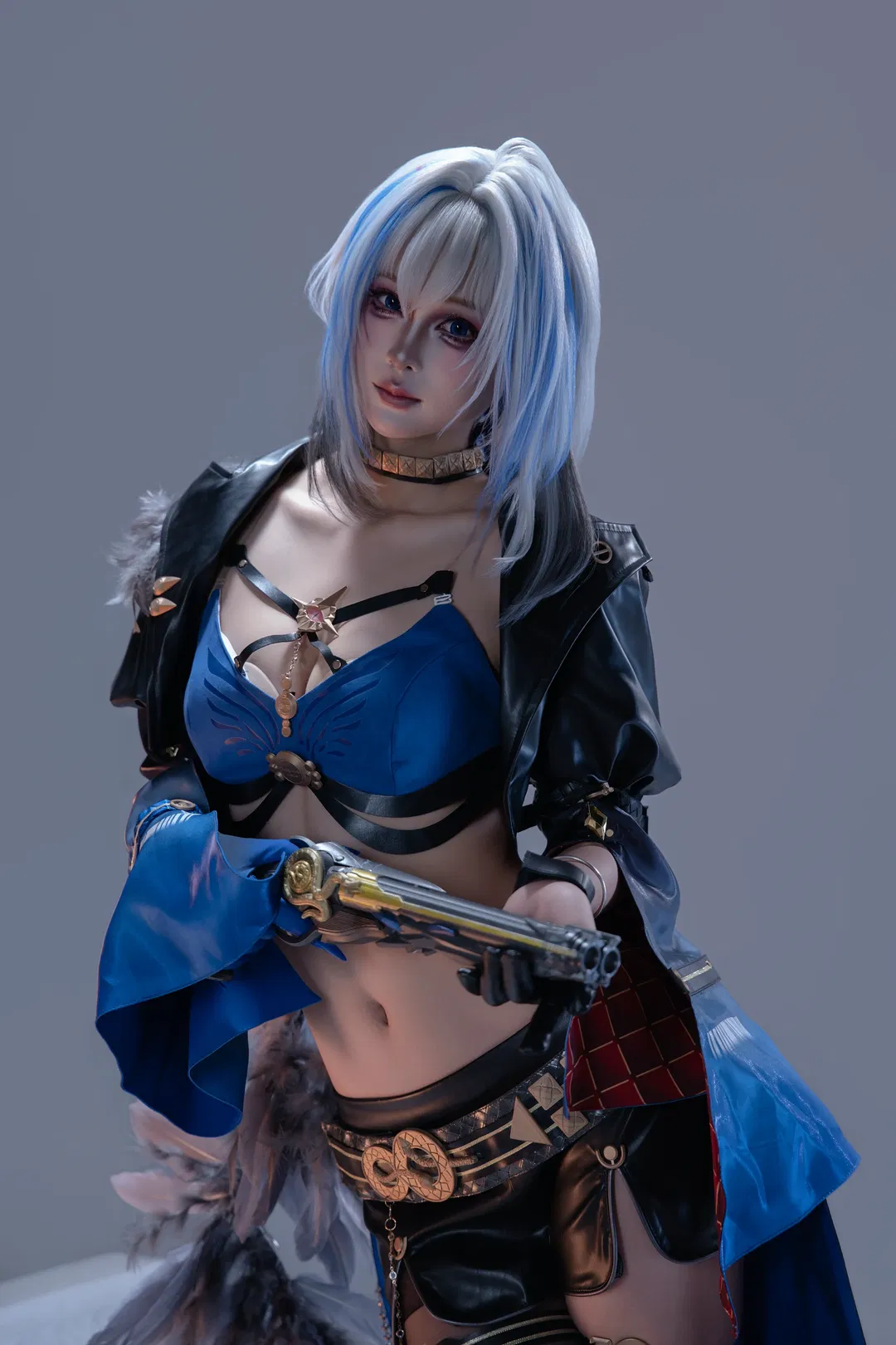 【嘉贝莉娜cos】鸣潮里的皮衣女枪手 - 第 2 张