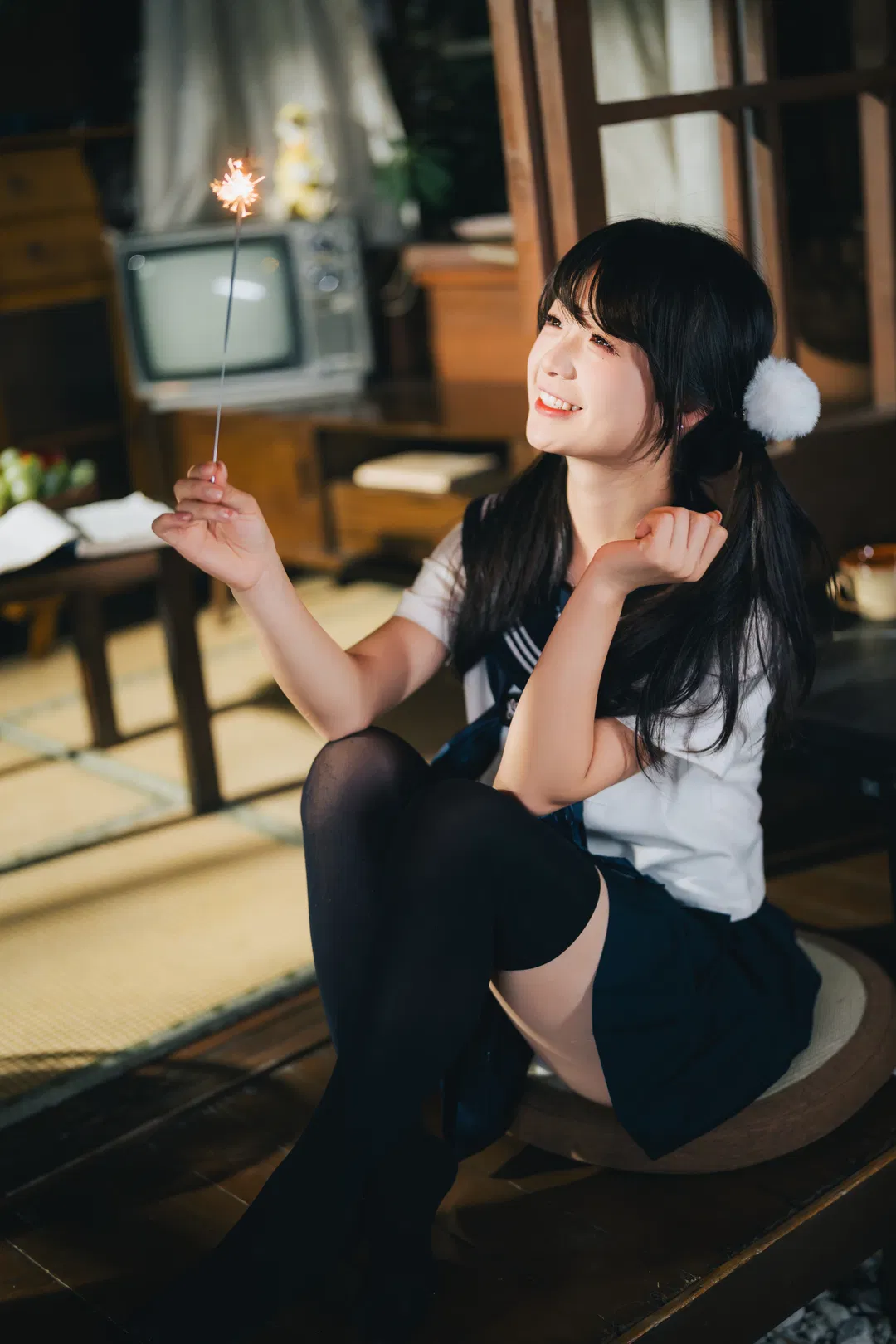 仲夏夜的日式JK与仙女棒 - 第 1 张