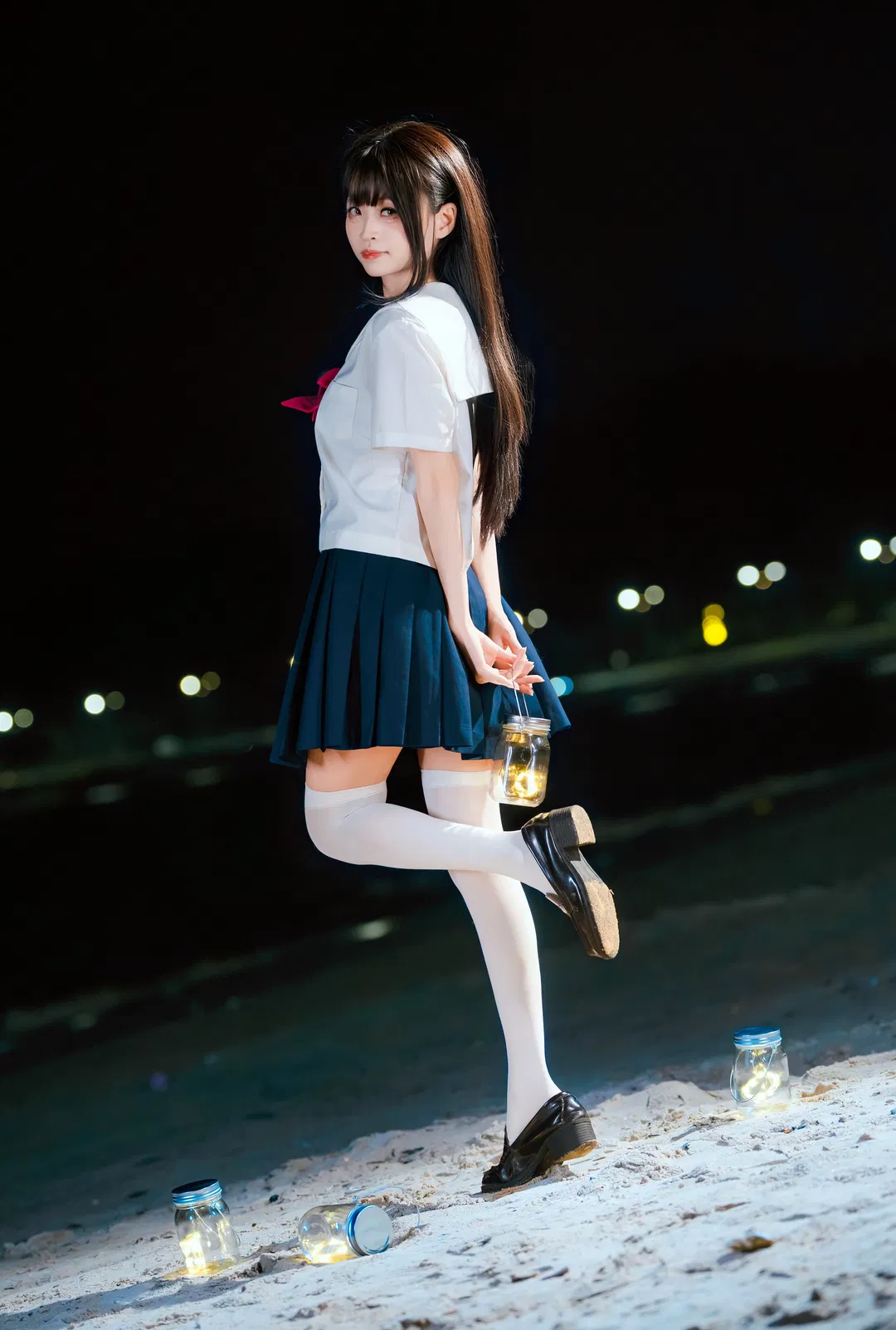 夜晚海边的JK制服写真，提灯看海氛围感拉满 - 第 5 张