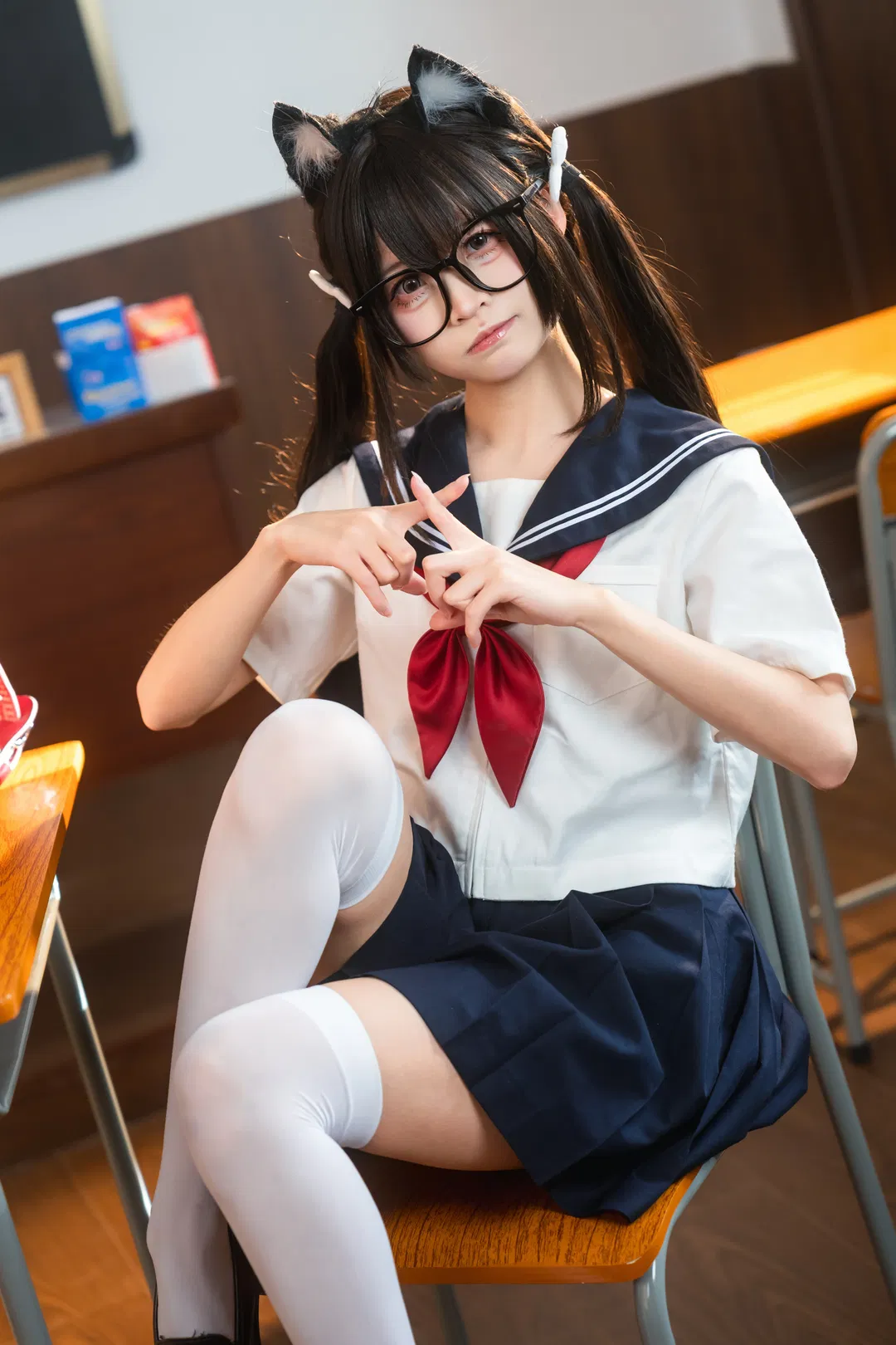 校园风JK制服写真，教室里的元气日常