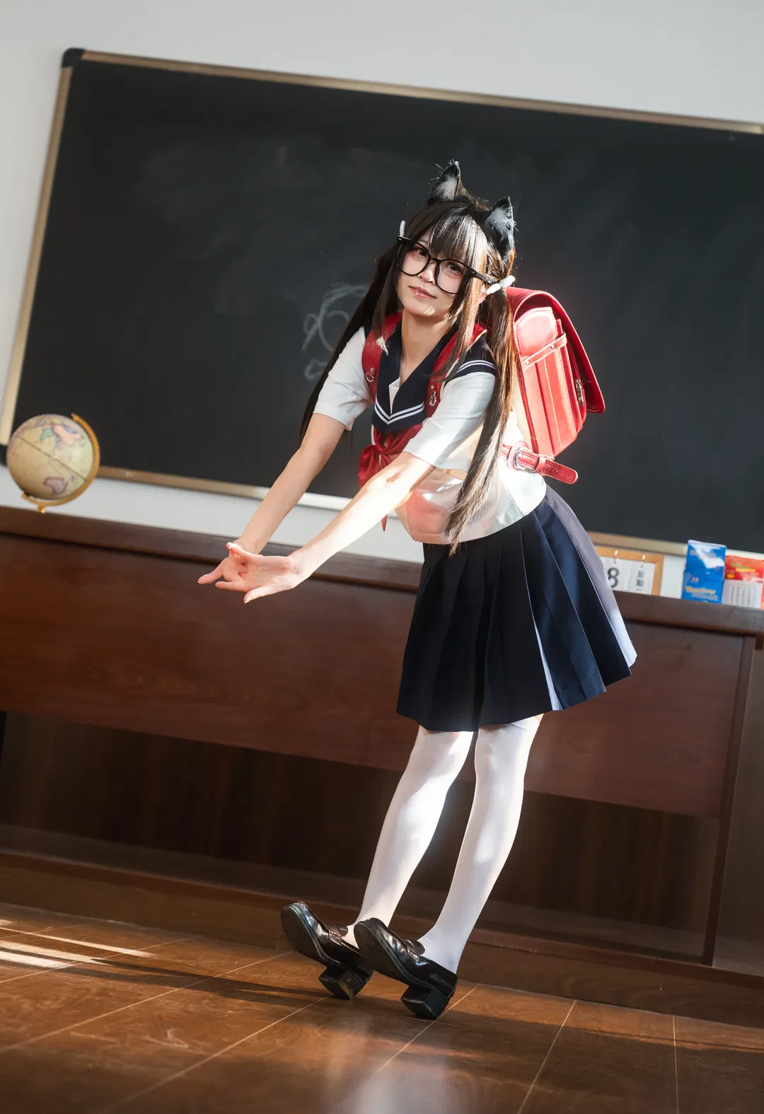 校园风JK制服写真，教室里的元气日常 - 第 4 张
