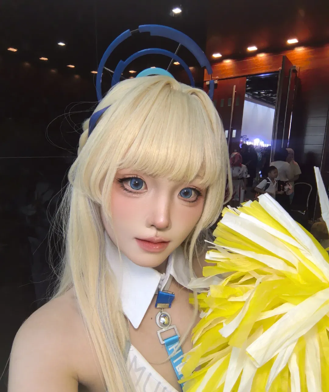 【飛鳥馬時cos】蔚藍檔案場照，高溫下的應援花球 - 第 1 張