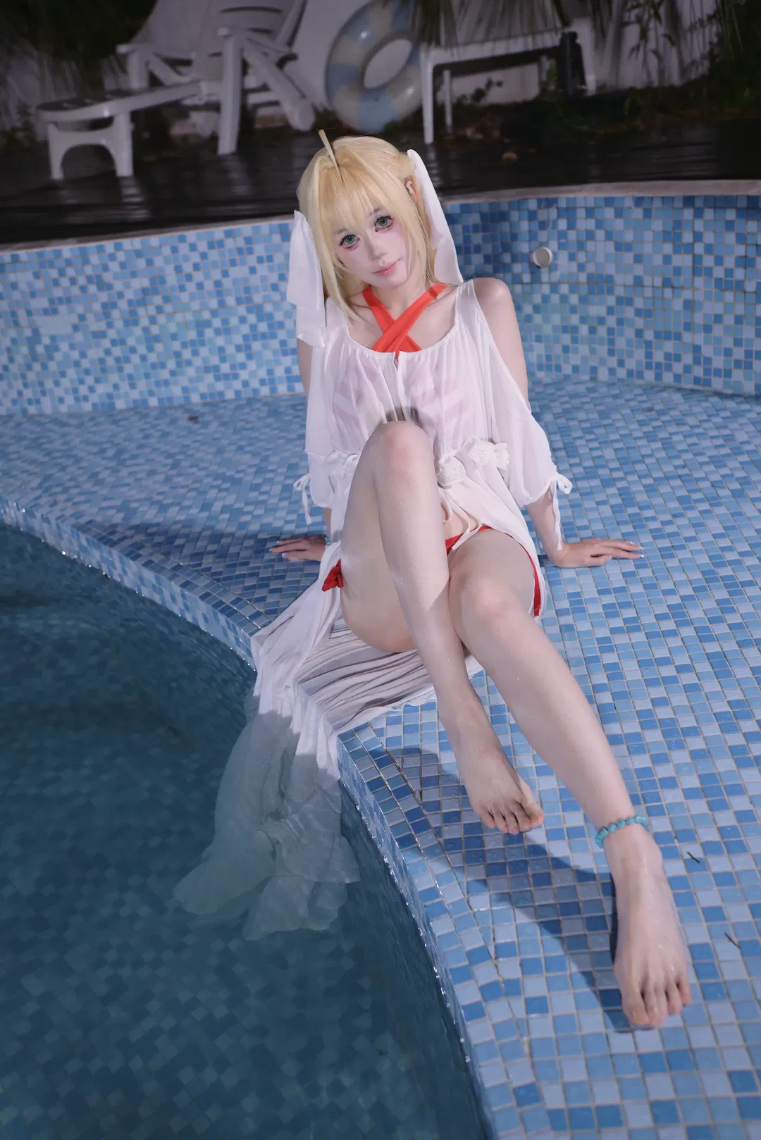 【尼禄cos】fgo泳池白纱湿身，红白配色绝赞 - 第 3 张
