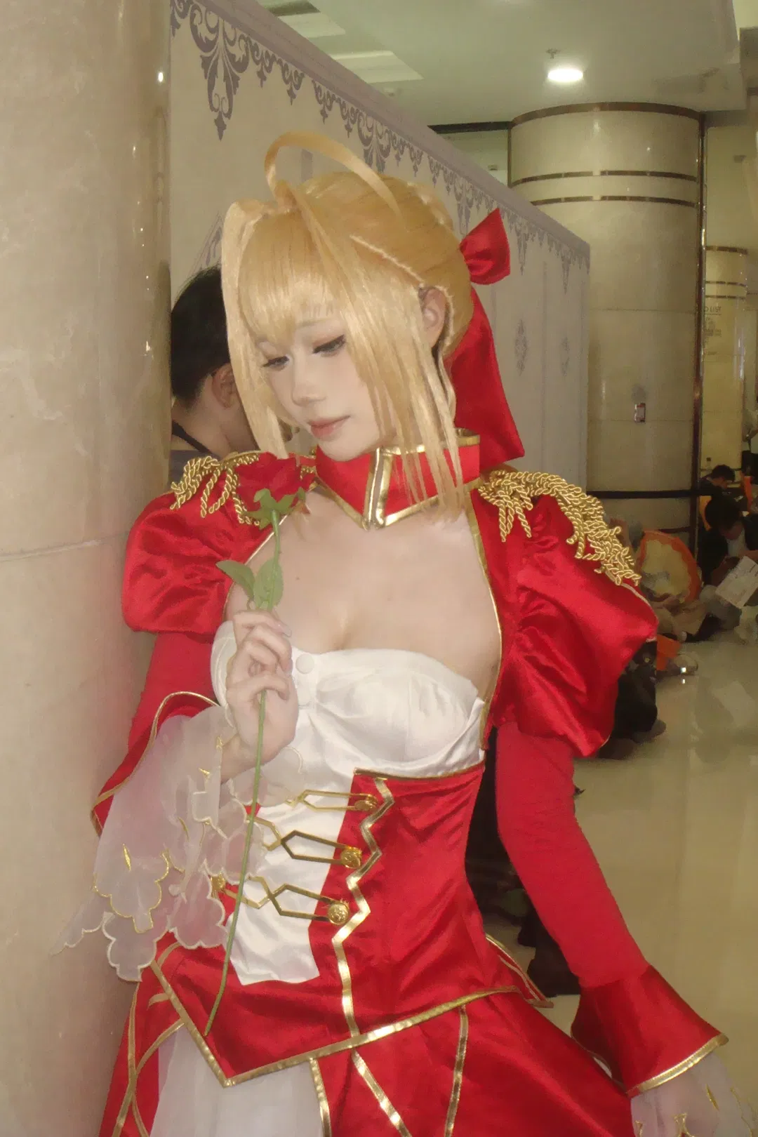 【尼禄cos】Fate/Grand Order的红礼服暴君造型 - 第 3 张