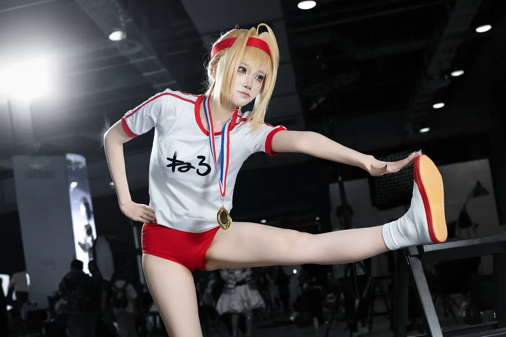 【尼禄cos】FGO尼禄体操服场照，红白配色尽显运动活力 - 第 3 张