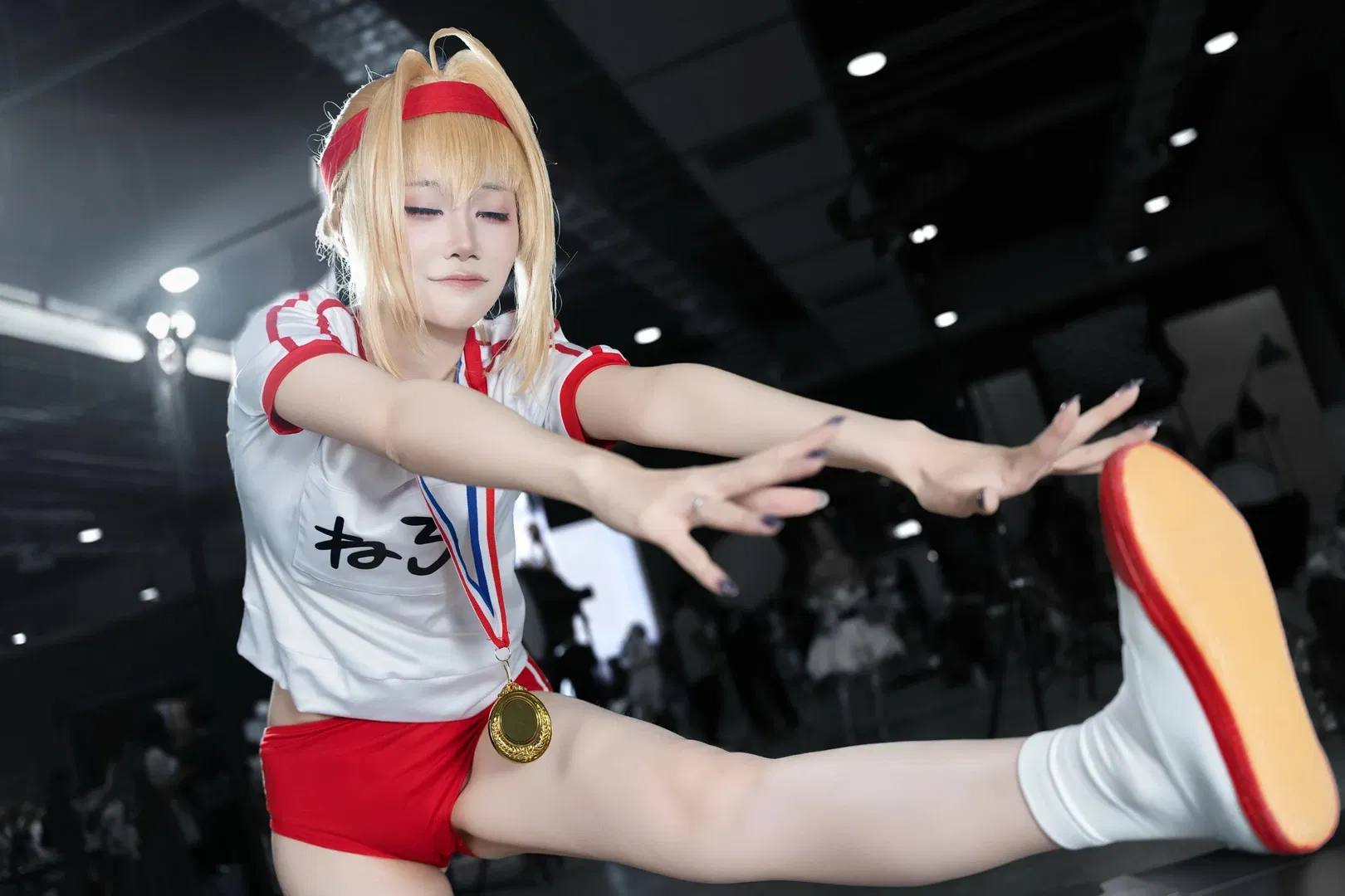 【尼禄cos】FGO尼禄体操服场照，红白配色尽显运动活力 - 第 8 张