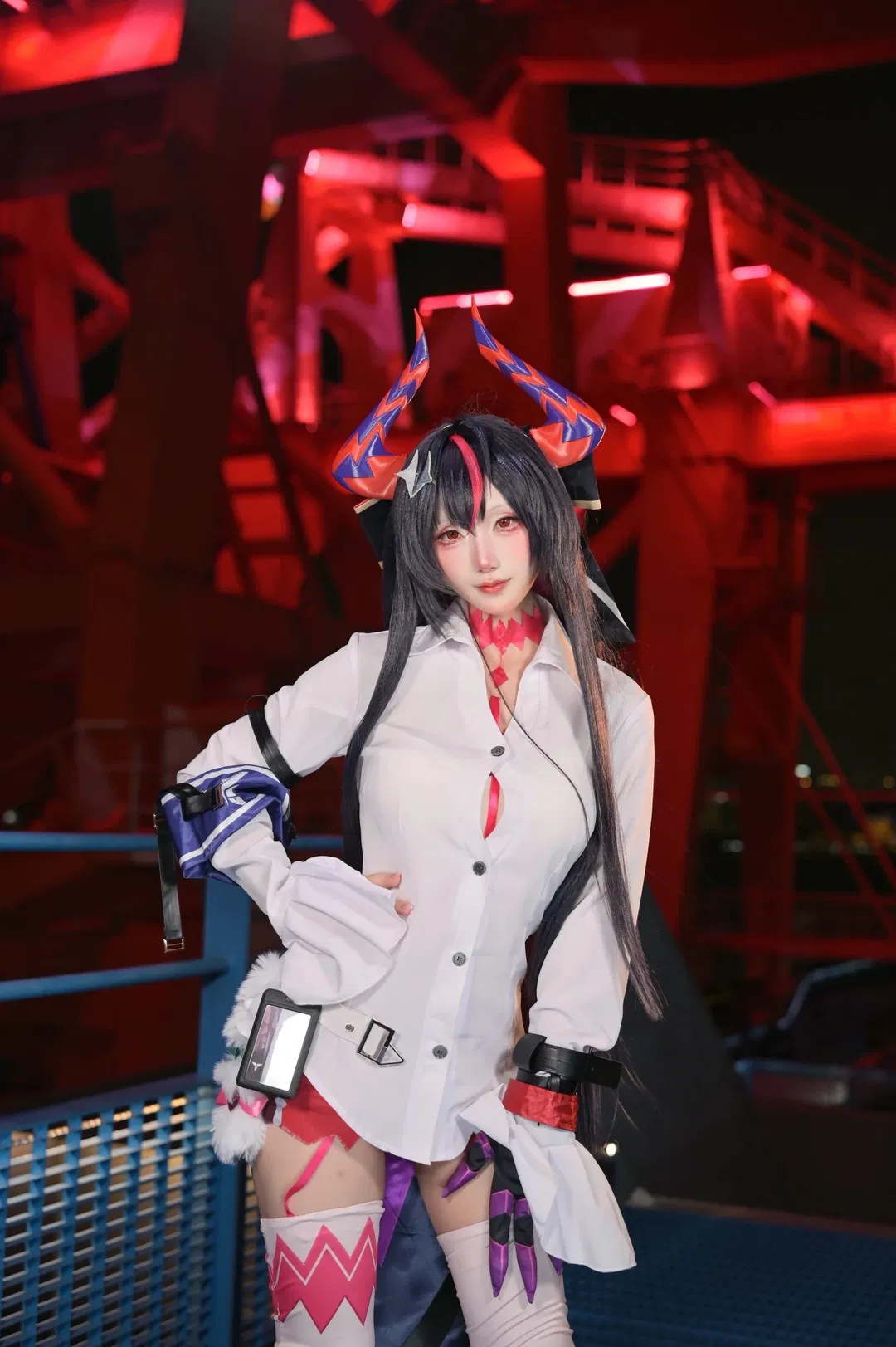 【真红cos】异环真红的夜拍挑战 - 第 2 张