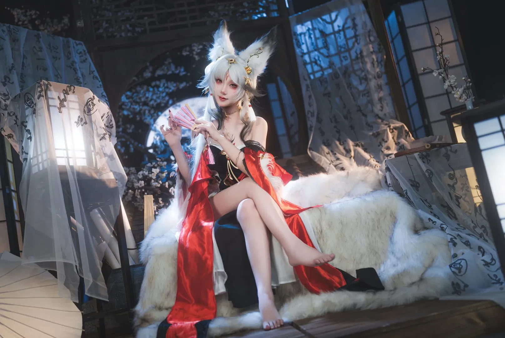 【心月狐cos】鳴潮心月狐，月下紅妝與狐耳白髮的碰撞 - 第 13 張