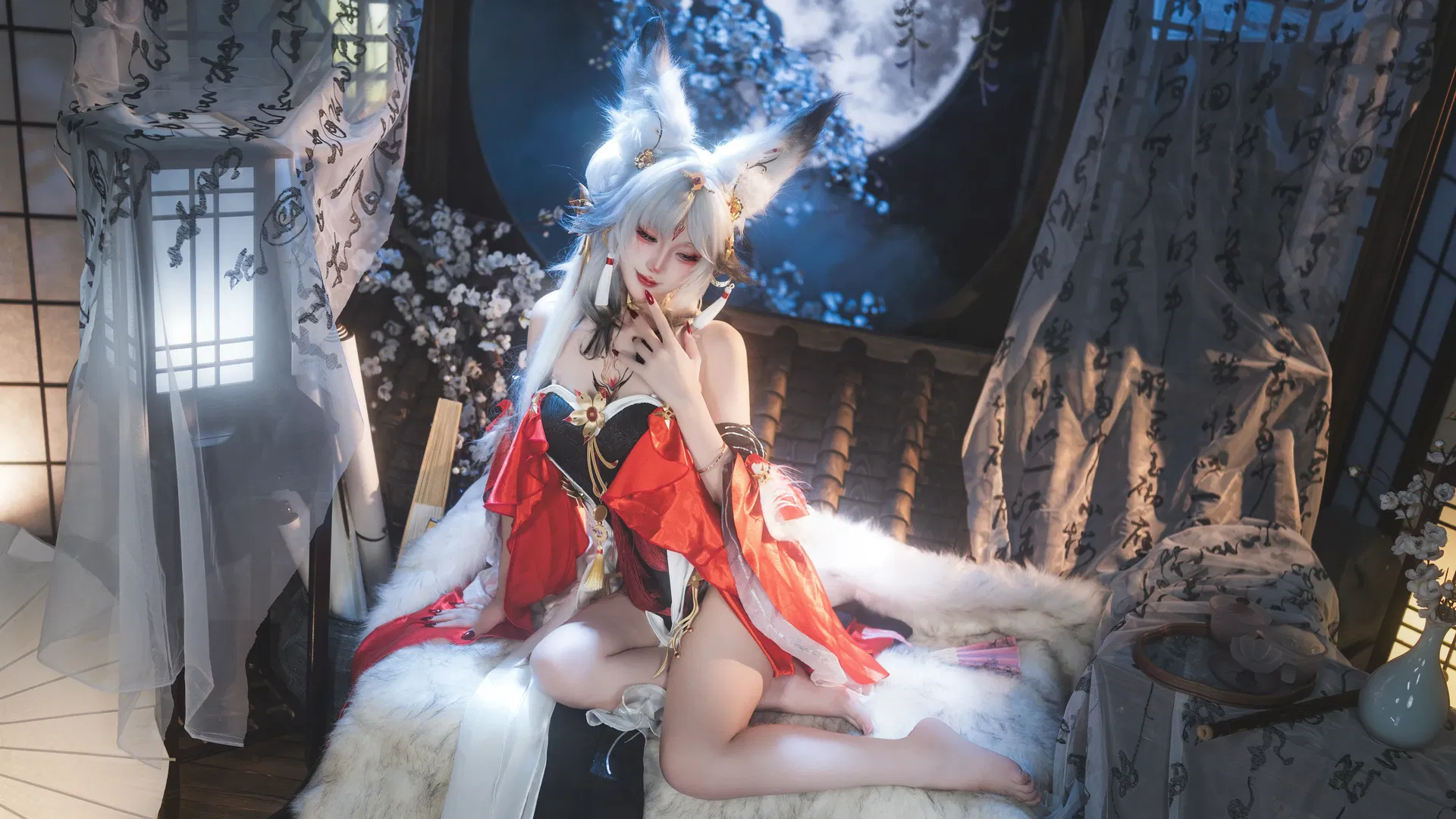 【心月狐cos】鳴潮心月狐，月下紅妝與狐耳白髮的碰撞 - 第 15 張