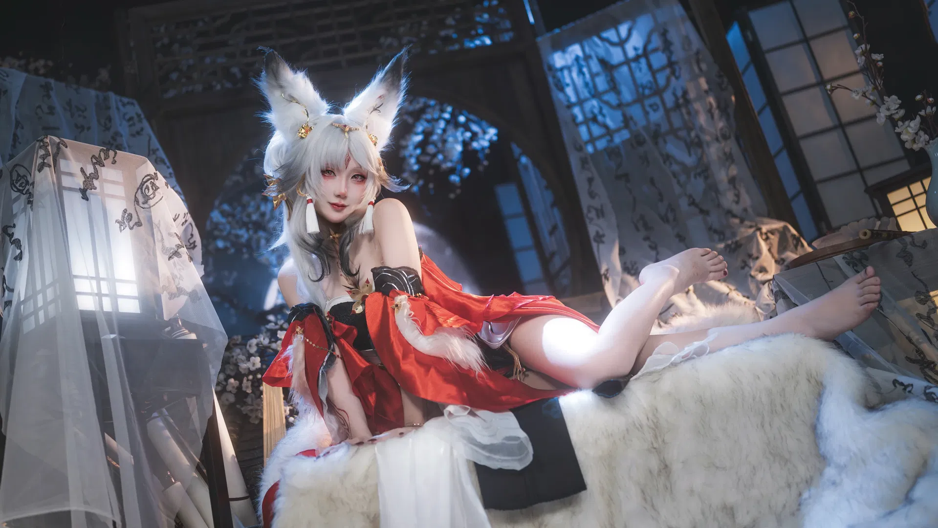 【心月狐cos】鳴潮心月狐，月下紅妝與狐耳白髮的碰撞 - 第 16 張