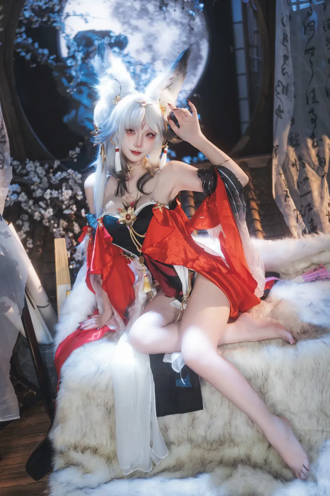 【心月狐cos】鳴潮心月狐，月下紅妝與狐耳白髮的碰撞 - 第 2 張