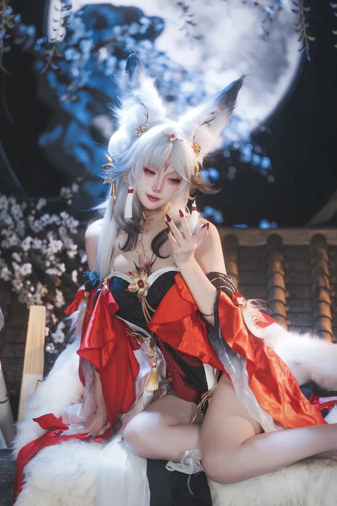 【心月狐cos】鳴潮心月狐，月下紅妝與狐耳白髮的碰撞 - 第 3 張