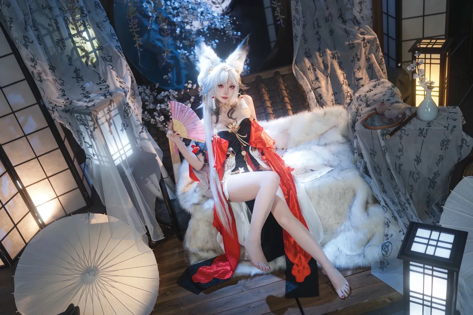【心月狐cos】鳴潮心月狐，月下紅妝與狐耳白髮的碰撞 - 第 9 張