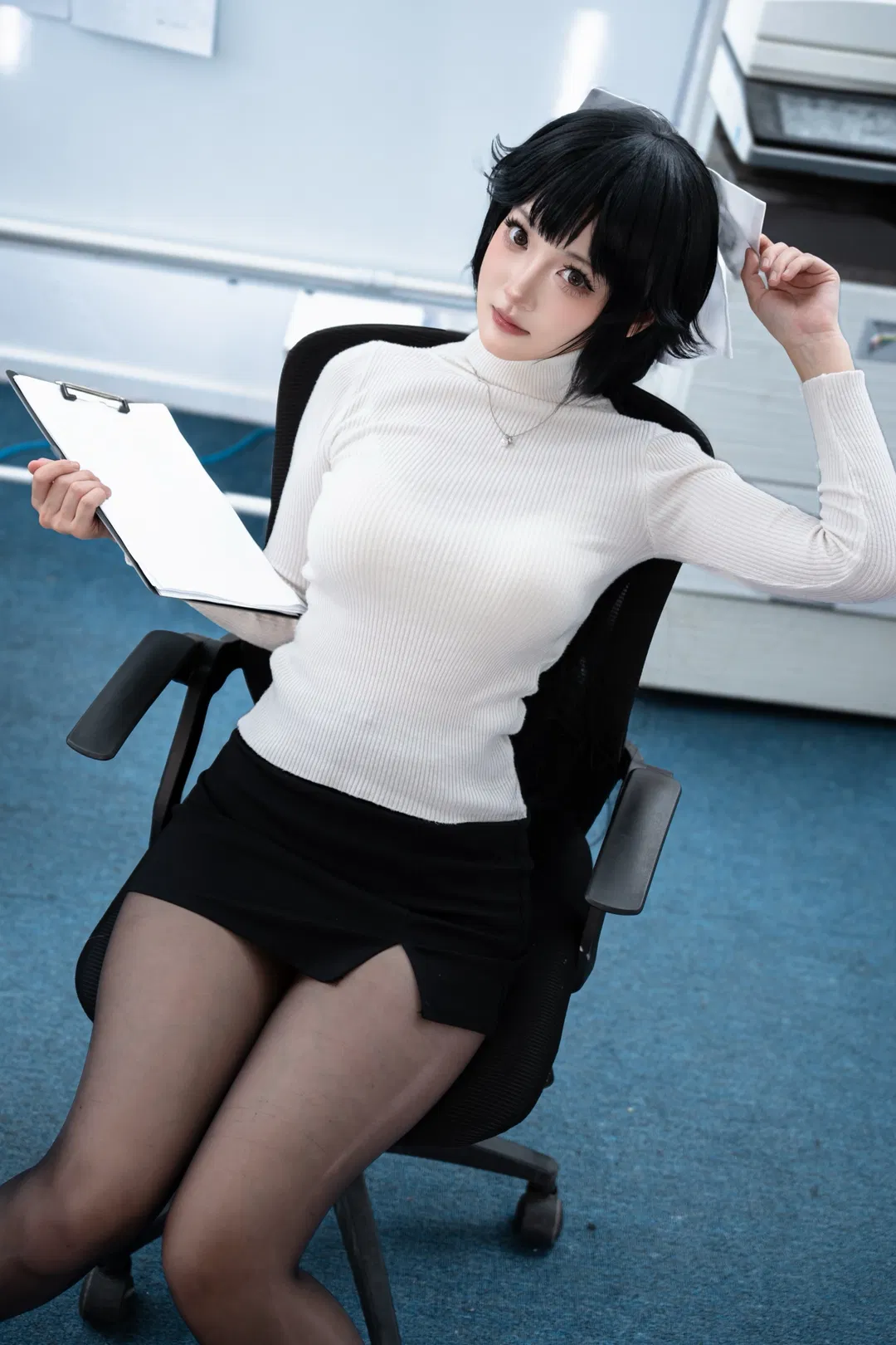 【高雄コスプレ】『アズールレーン』OL職場の美学、黒ストッキングとヒールで体現するクールビューティーな上司 - 3 枚目