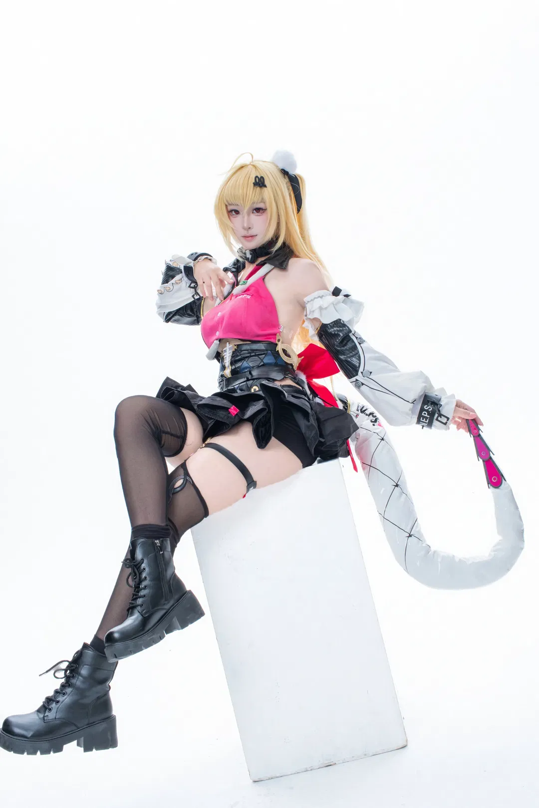 【希希芙cos】绝区零粉黑机能风正片 - 第 4 张