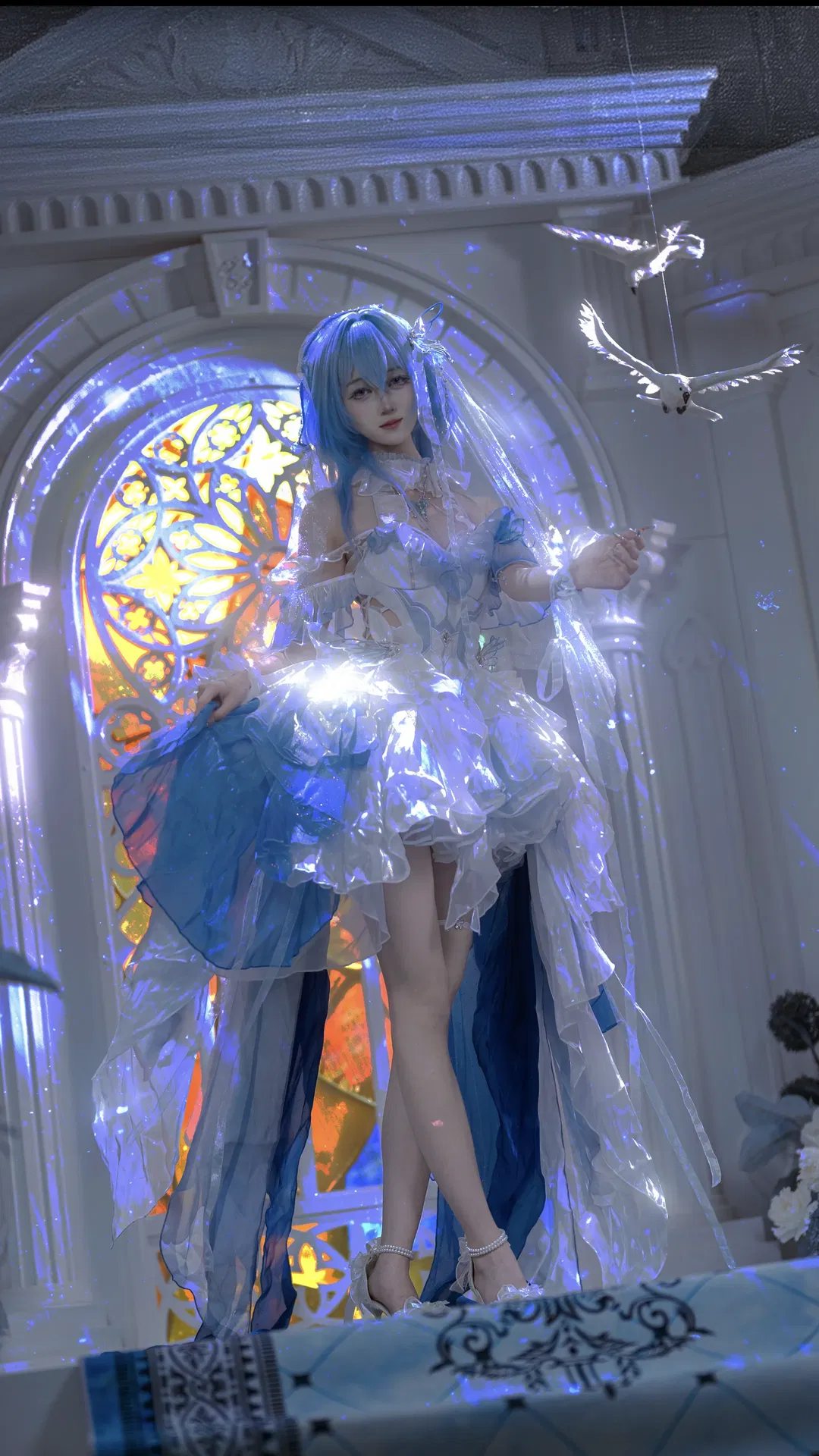 【守岸人cos】光影交织的纯白教堂，鸣潮守岸人拍摄分享 - 第 1 张