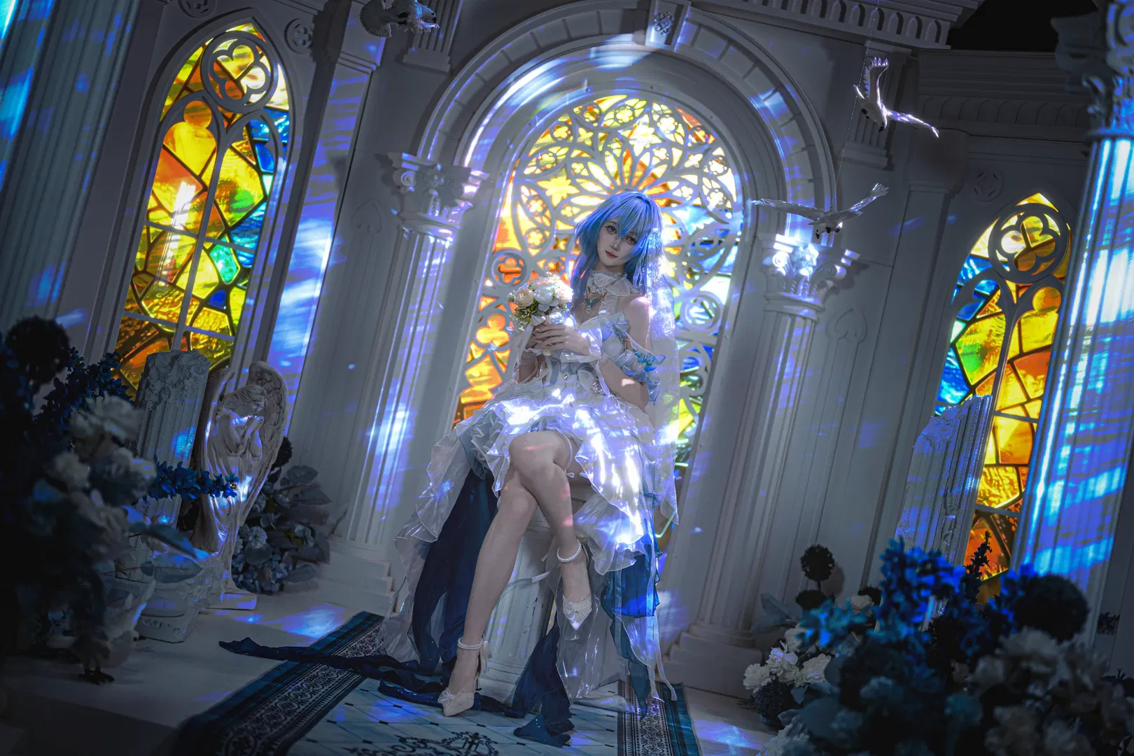 【守岸人cos】光影交织的纯白教堂，鸣潮守岸人拍摄分享 - 第 9 张