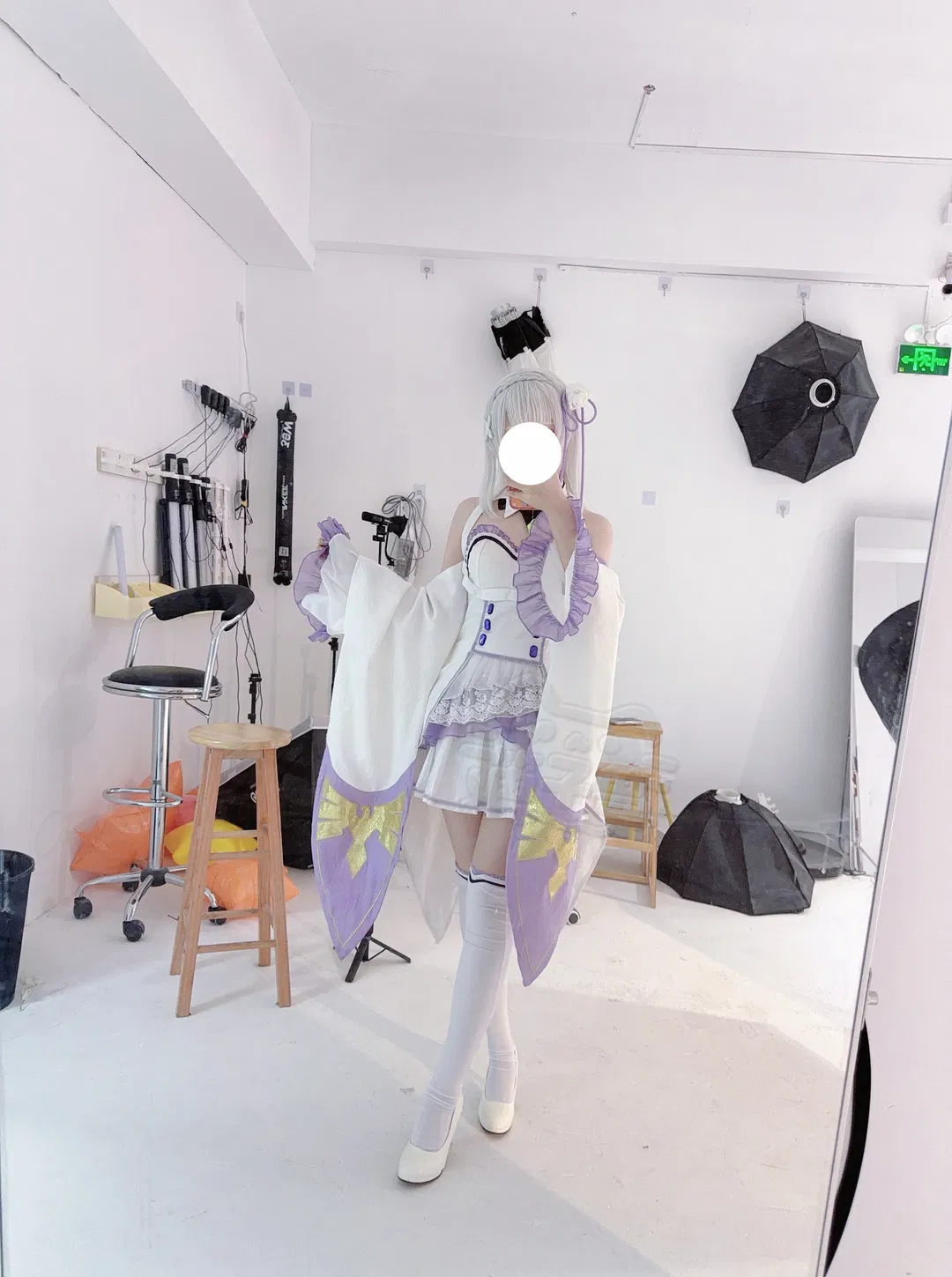 【爱蜜莉雅cos】从零开始的异世界生活紫白裙装 - 第 1 张