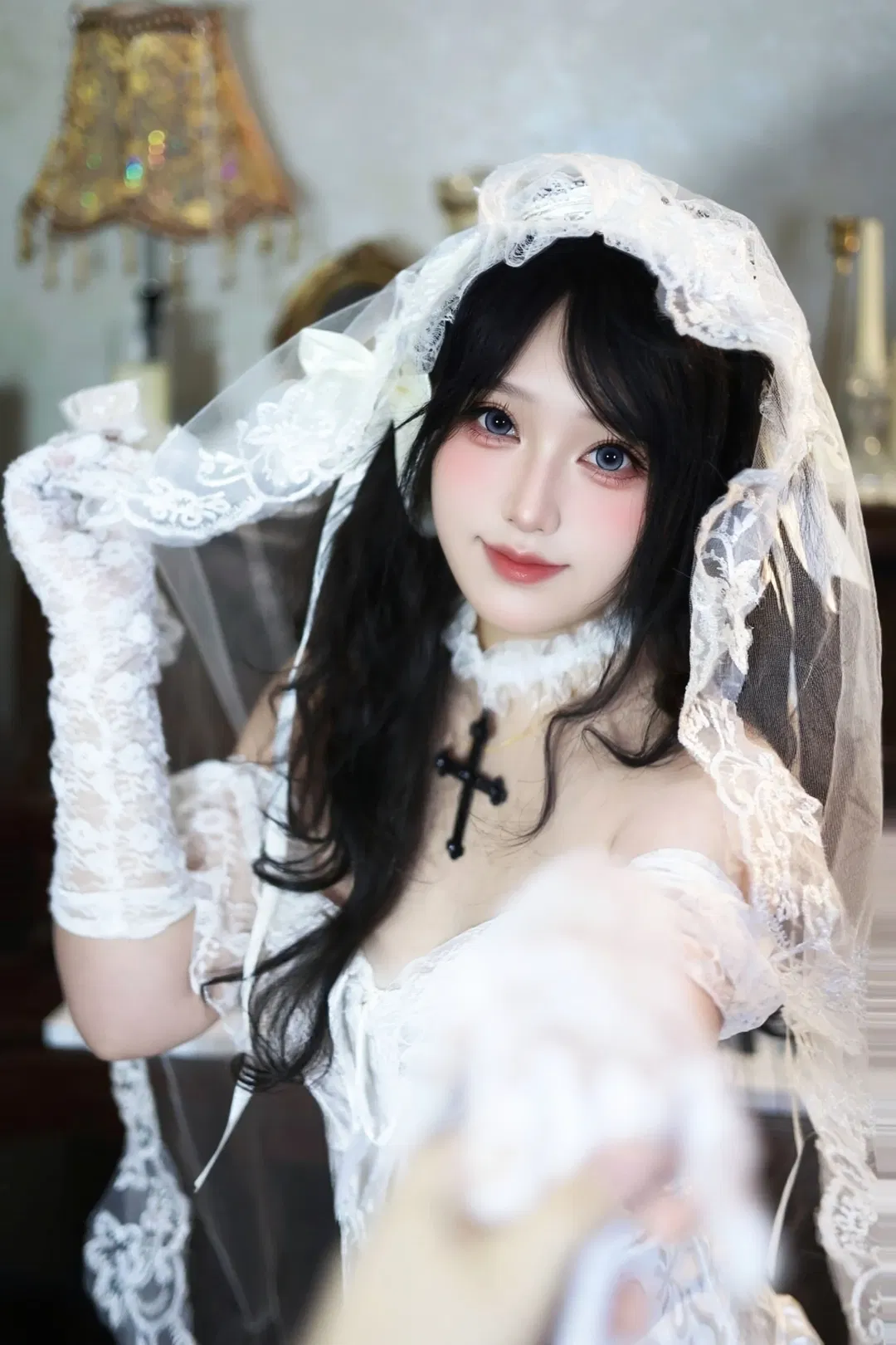 在復古鋼琴前拍了一組純白蕾絲婚紗寫真 - 第 2 張