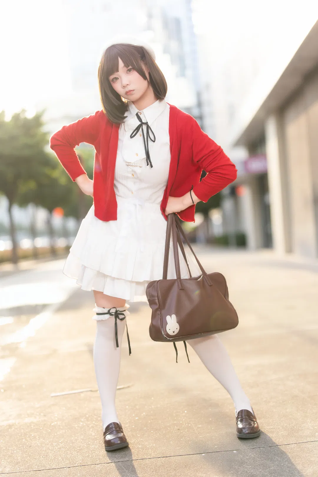 【加藤惠cos】路人女主加藤惠，這套紅開衫白絲穿搭真的很日常 - 第 1 張
