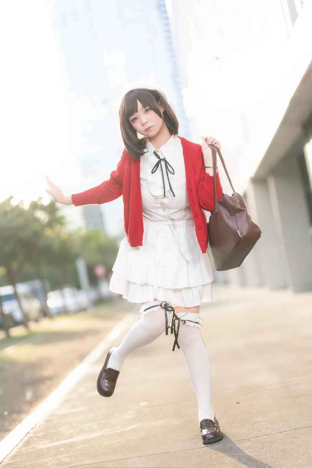 【加藤惠cos】路人女主加藤惠，這套紅開衫白絲穿搭真的很日常 - 第 3 張