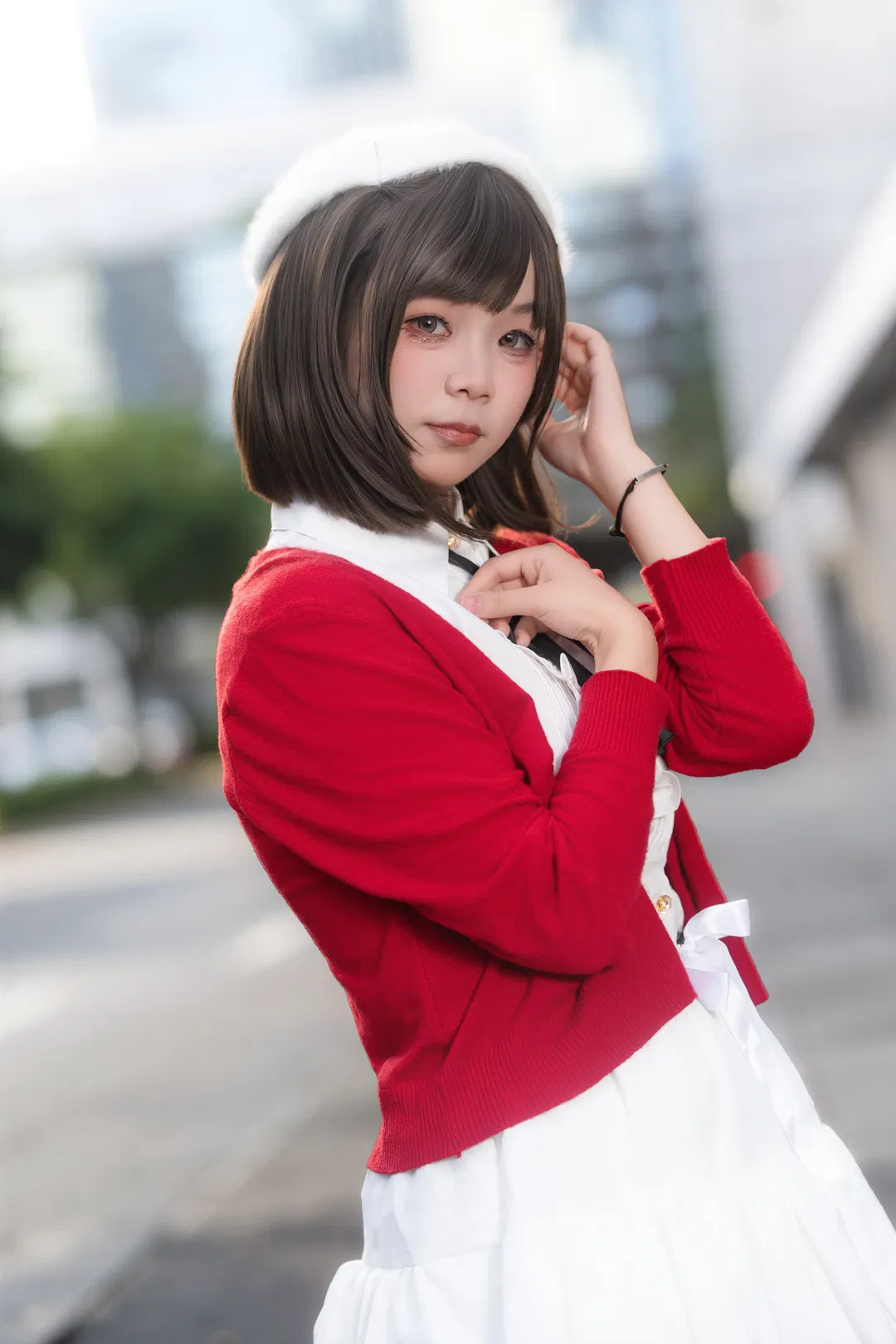 【加藤惠cos】路人女主加藤惠，這套紅開衫白絲穿搭真的很日常 - 第 5 張