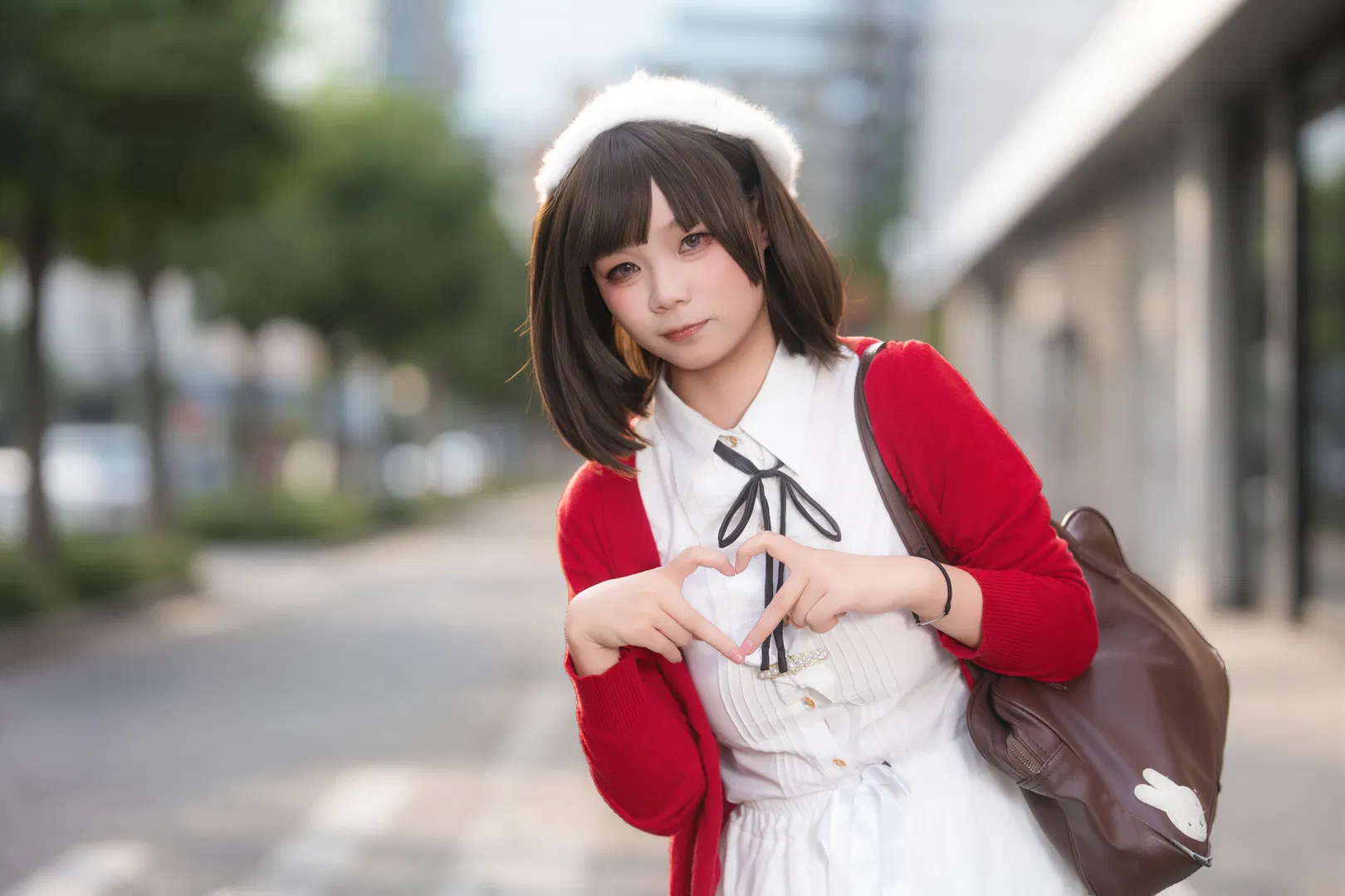 【加藤惠cos】路人女主加藤惠，這套紅開衫白絲穿搭真的很日常 - 第 6 張