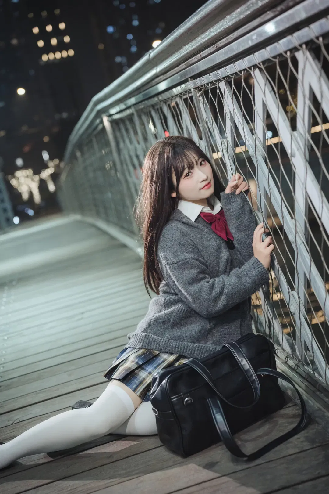 深夜橋邊的JK制服夜景人像 - 第 4 張