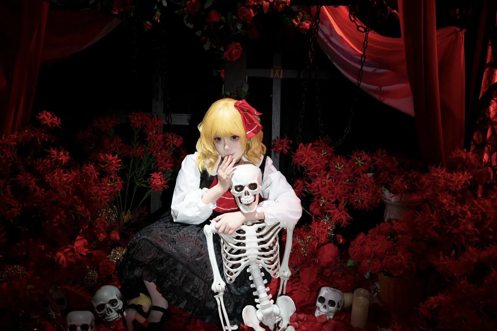 【露米婭cos】紅黑交織的暗黑哥特風正片 - 第 3 張
