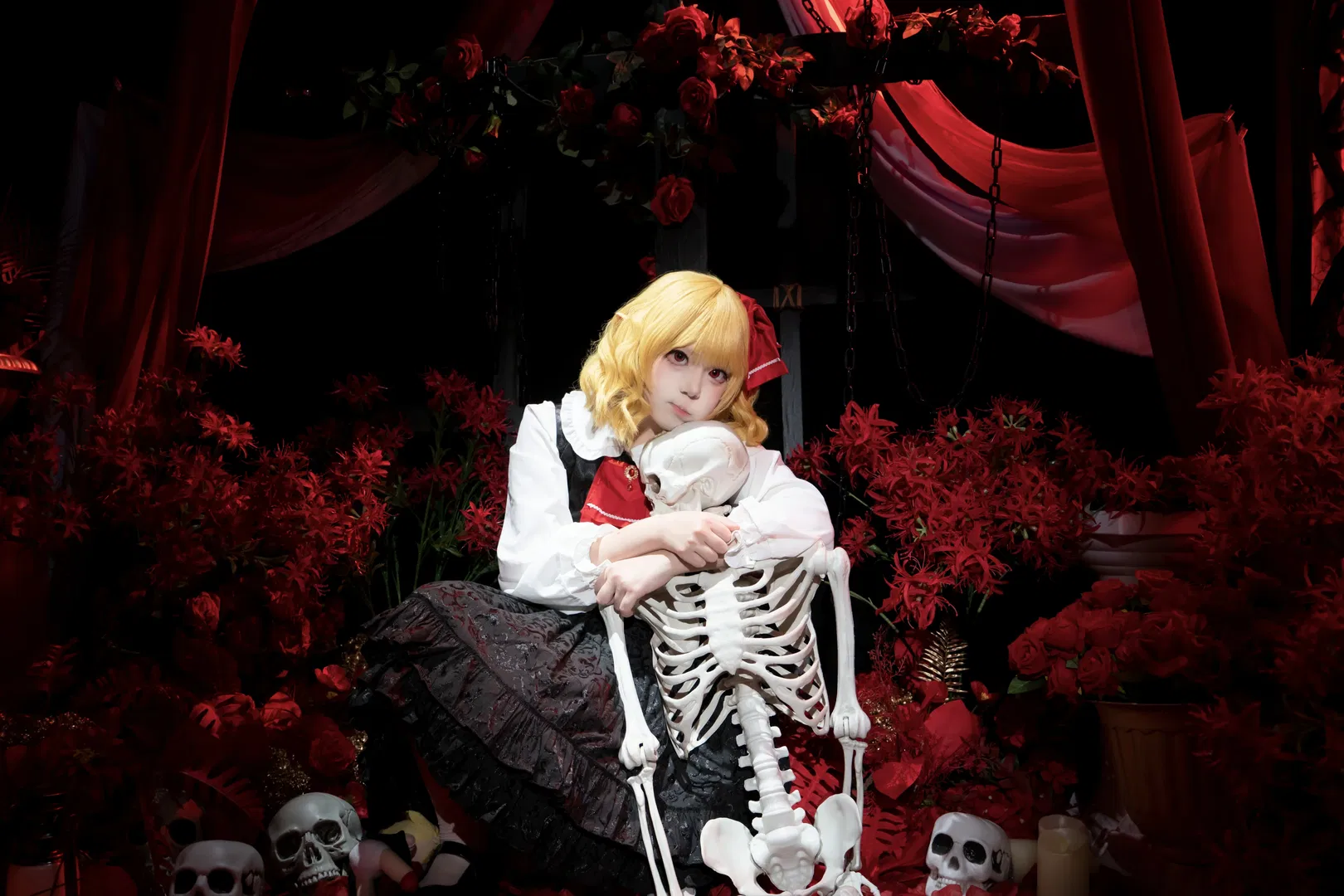 【露米婭cos】紅黑交織的暗黑哥特風正片 - 第 4 張