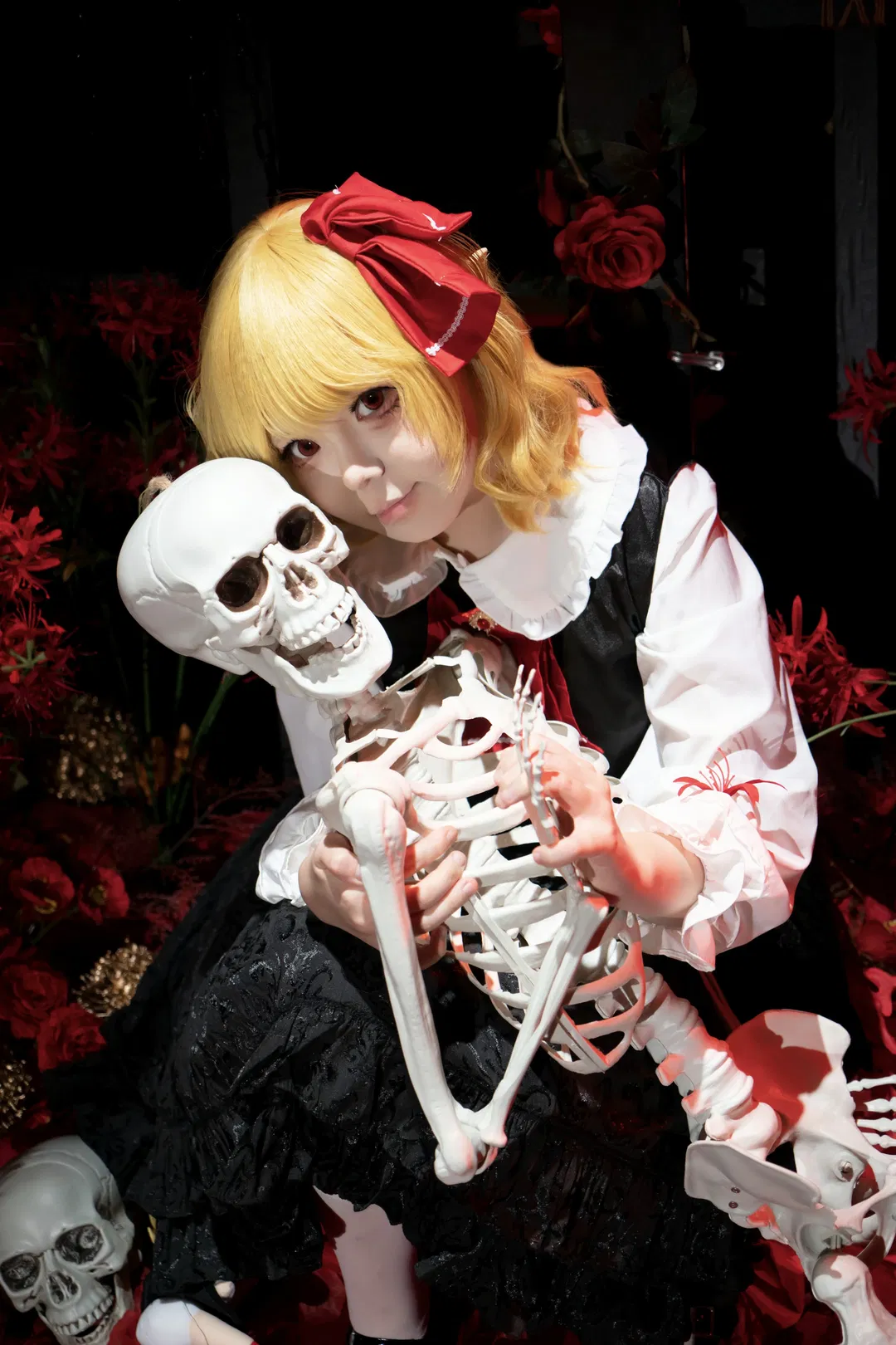 【露米婭cos】紅黑交織的暗黑哥特風正片 - 第 5 張