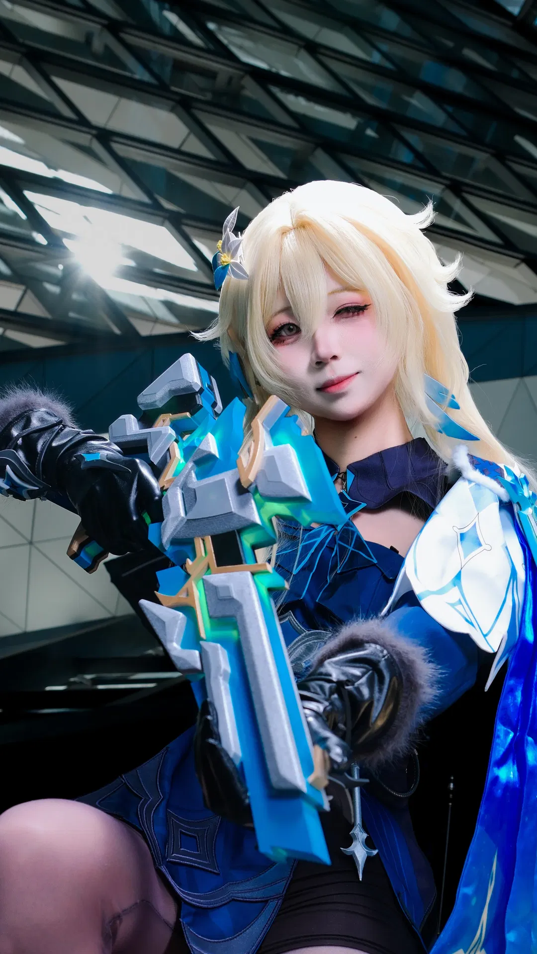 【熒cos】原神至冬風格，手持巨劍的高冷戰鬥少女 - 第 1 張