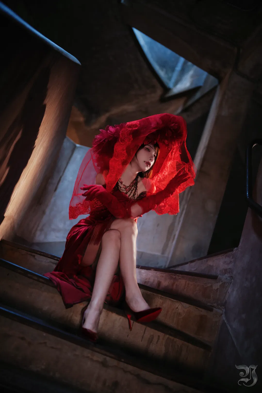Lady in Red's nocturnal Gothic style: Stairwell mood pulled to perfection - Image 6