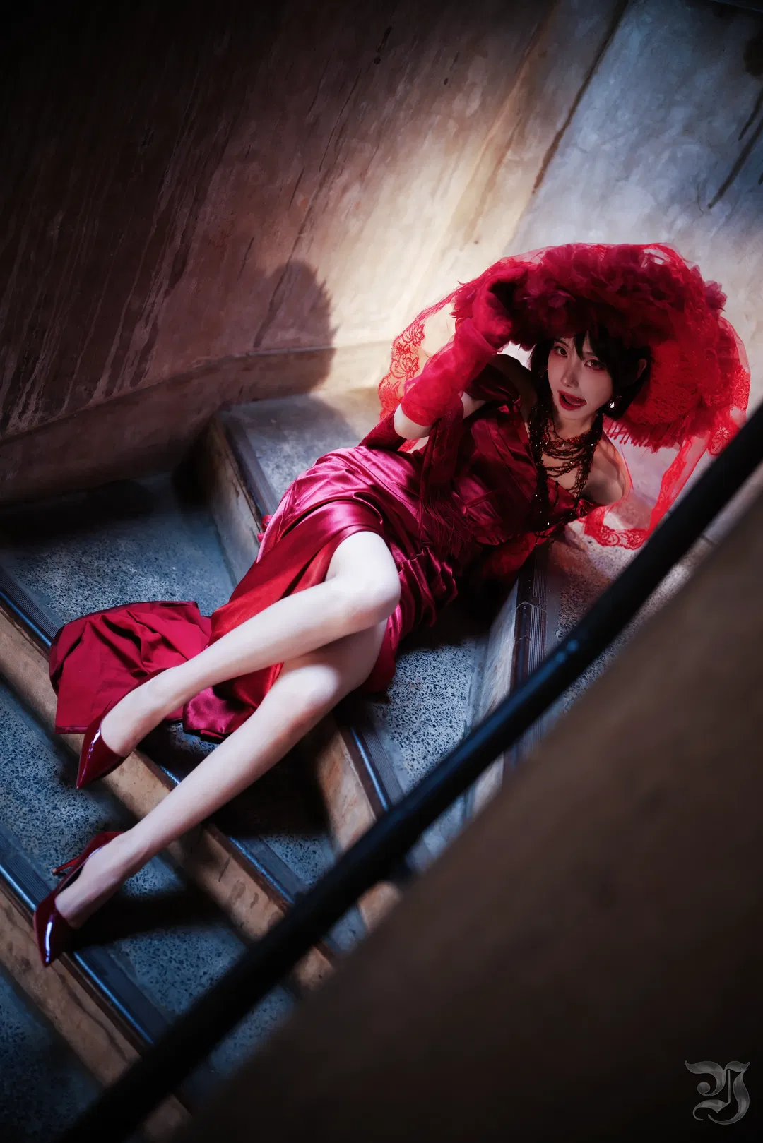 Lady in Red's nocturnal Gothic style: Stairwell mood pulled to perfection - Image 8