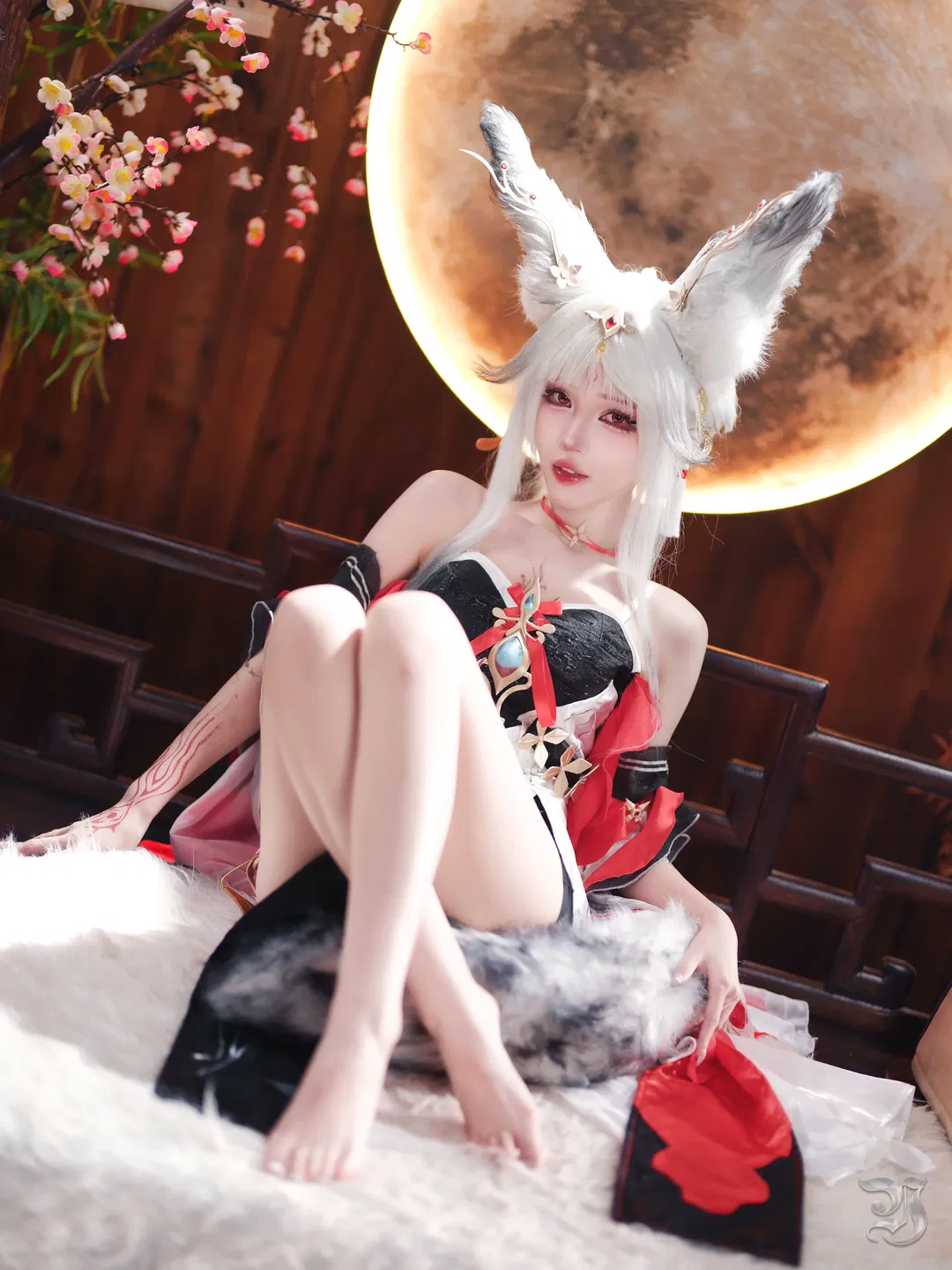 【心月狐cos】鸣潮里这只毛绒绒的狐狸谁不喜欢 - 第 11 张