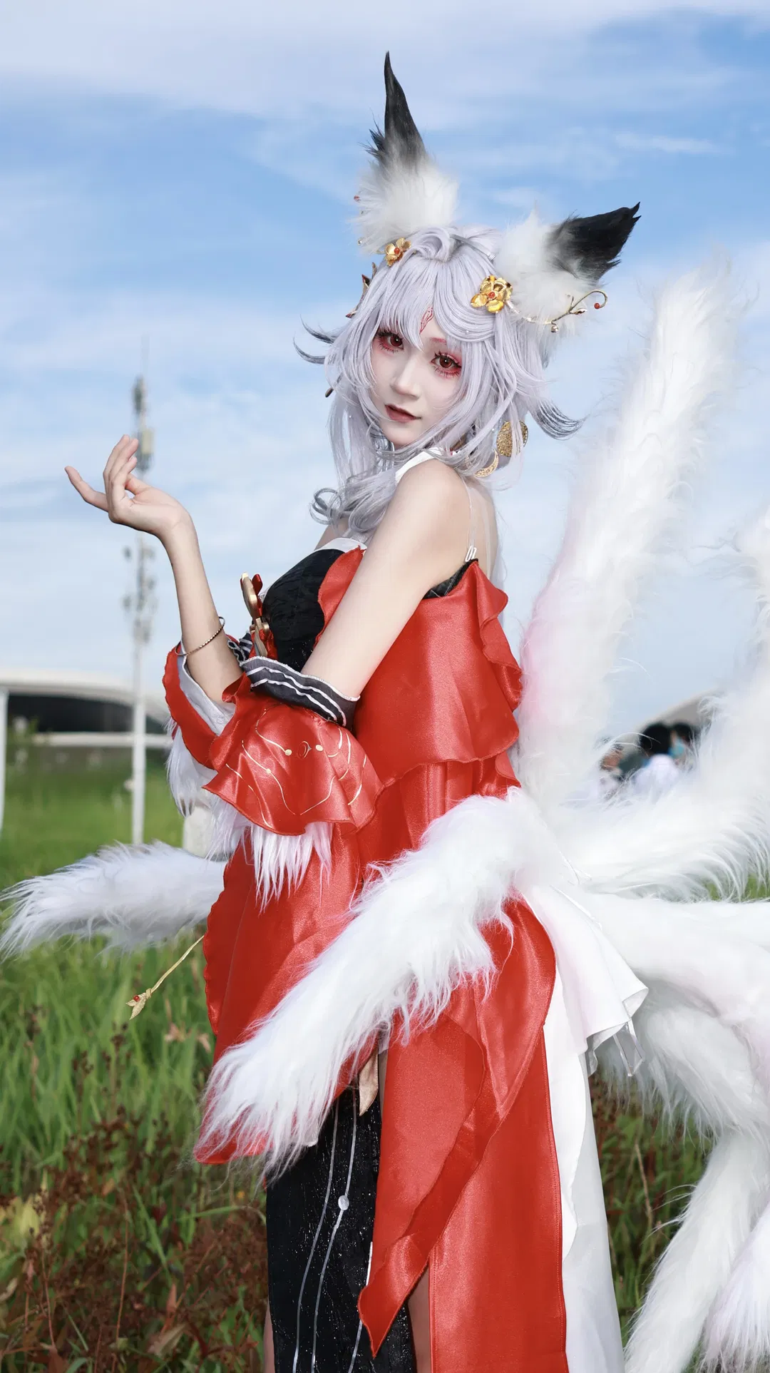 【心月狐cos】鳴潮世界線漫展的銀髮狐妖少女 - 第 1 張