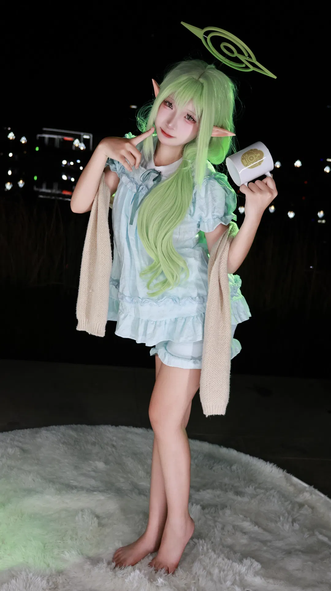 夜风中的蔚蓝档案橘望，浅蓝色家居服与绿色光环的奇妙碰撞 - 第 3 张