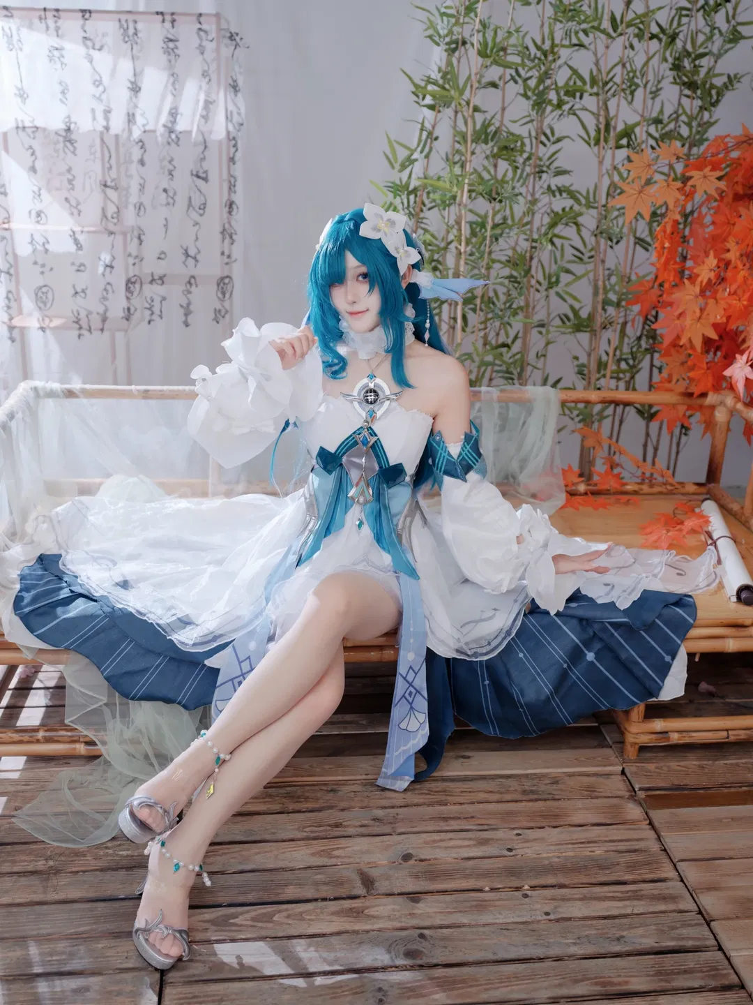 【沃雅妮莎cos】原神蓝发造型搭配超大亮闪裙摆 - 第 2 张