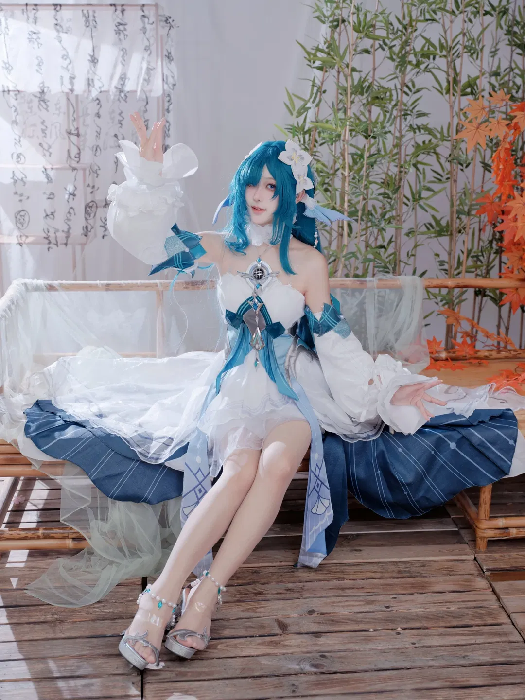 【沃雅妮莎cos】原神蓝发造型搭配超大亮闪裙摆 - 第 3 张