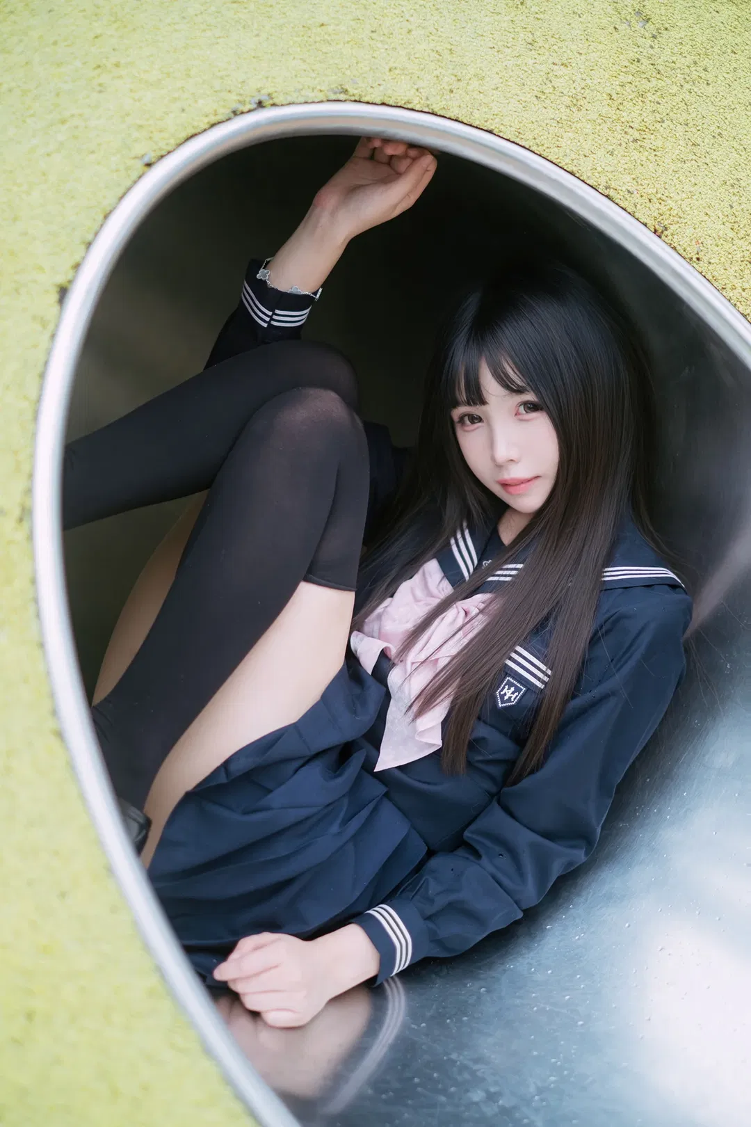 雨停后的水手服黑丝写真，游乐场滑梯拍摄日记 - 第 4 张