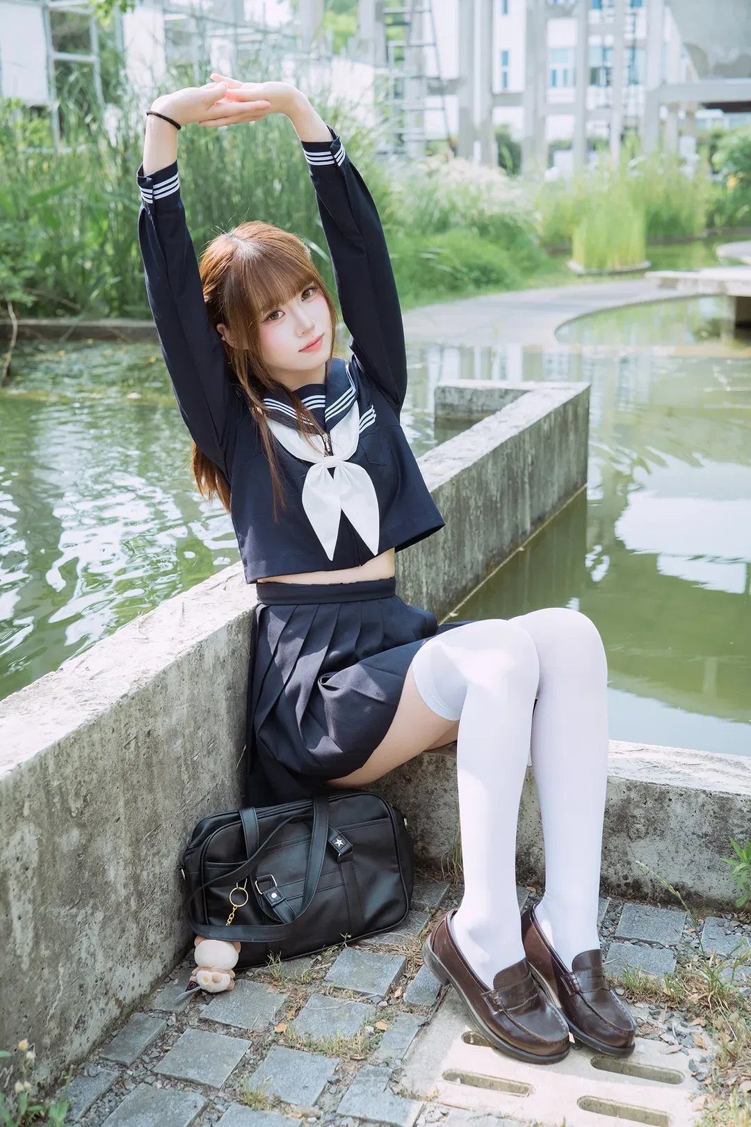 蓝莓冰淇淋味的绀白水手服写真 - 第 16 张