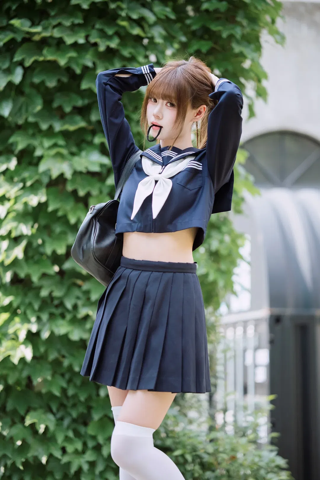 蓝莓冰淇淋味的绀白水手服写真 - 第 4 张