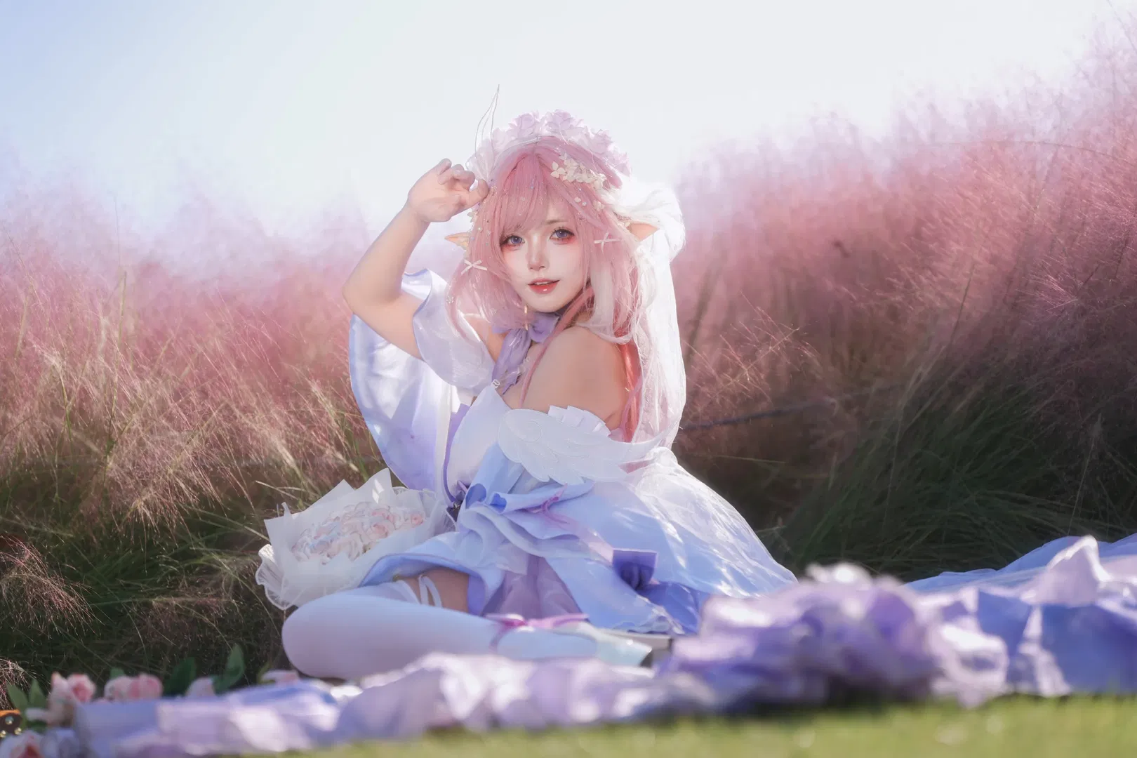 【爱莉希雅cos】粉黛花海中的花嫁妖精小姐 - 第 4 张
