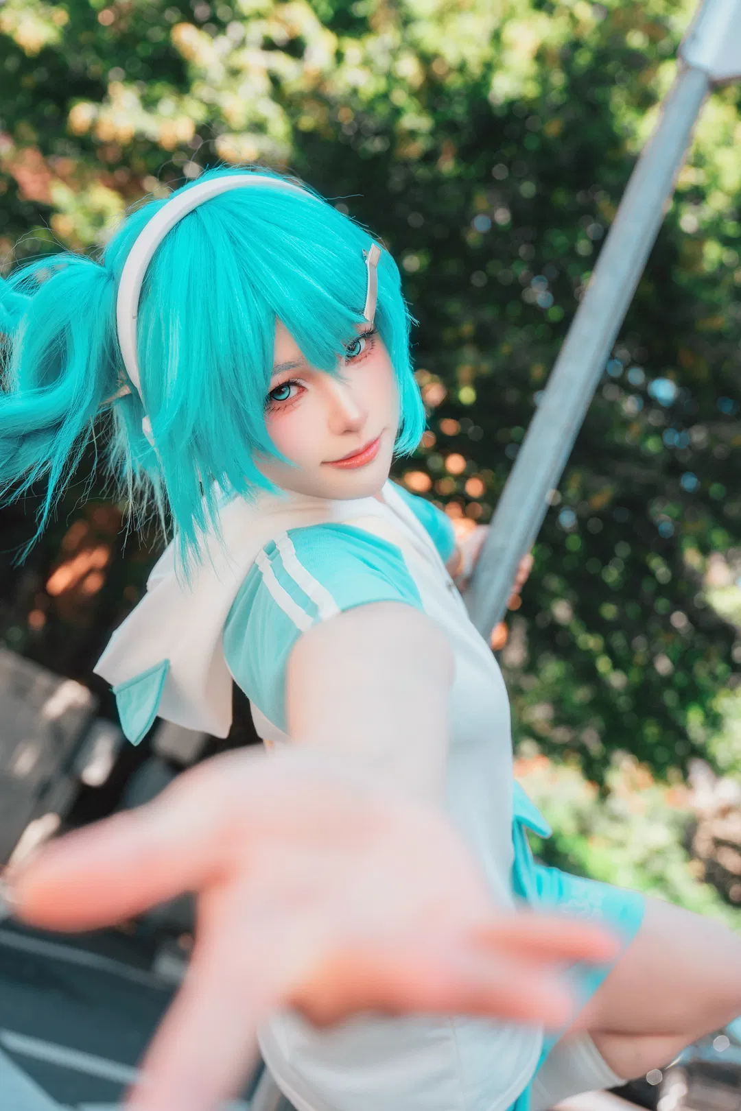 【初音未來cos】義大利街頭的青綠風暴 - 第 2 張